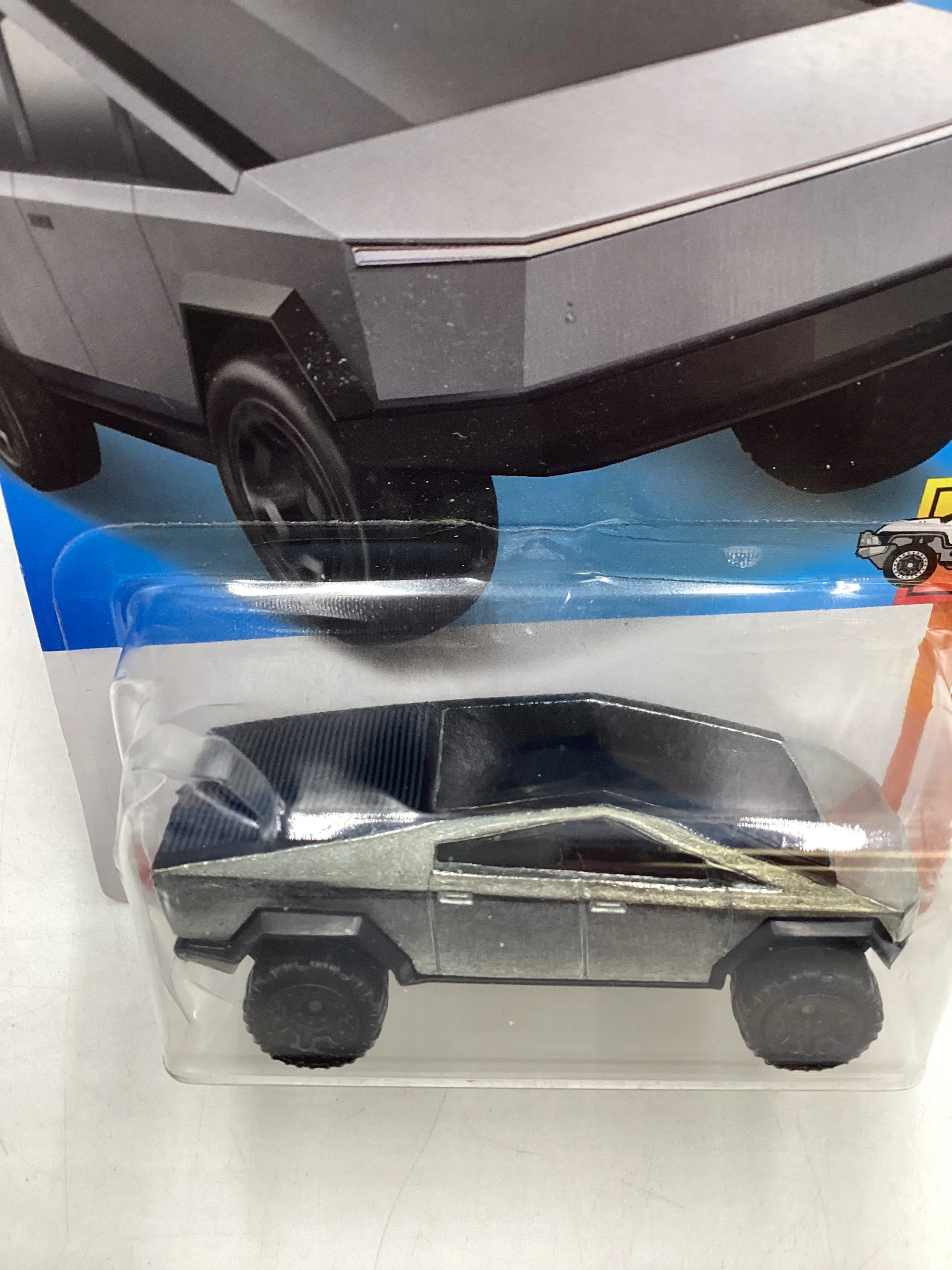 2022 Hot Wheels #49 Tesla Cybertruck (Bad Card) - Image 7