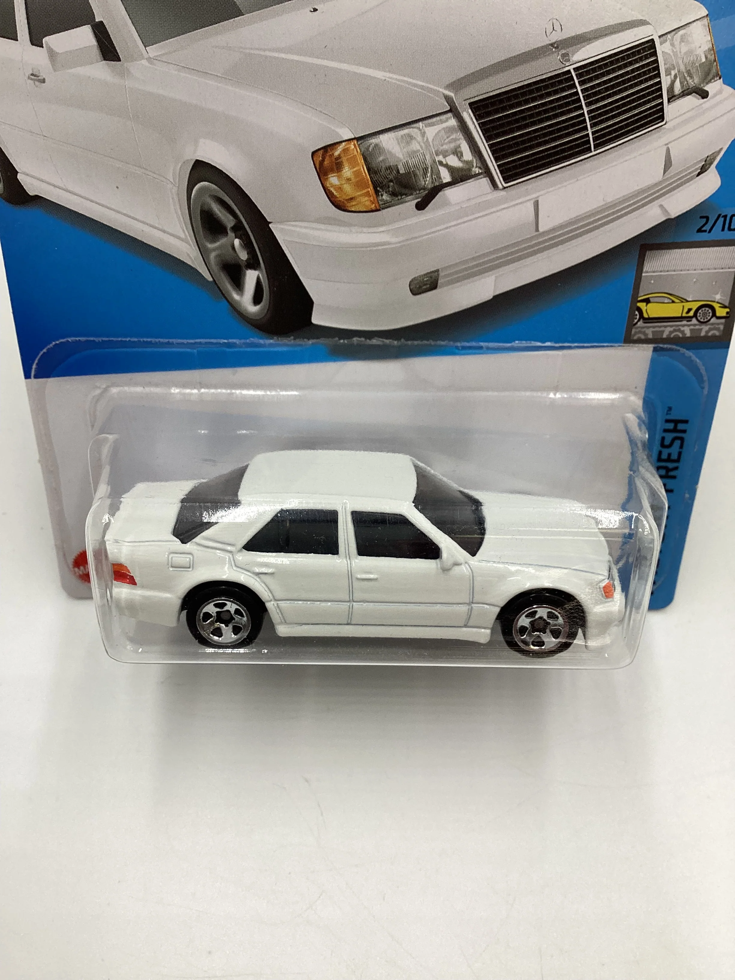 2022 Hot Wheels #86 Mercedes-Benz 500 E Dollar General Exclusive White 236F - Image 3