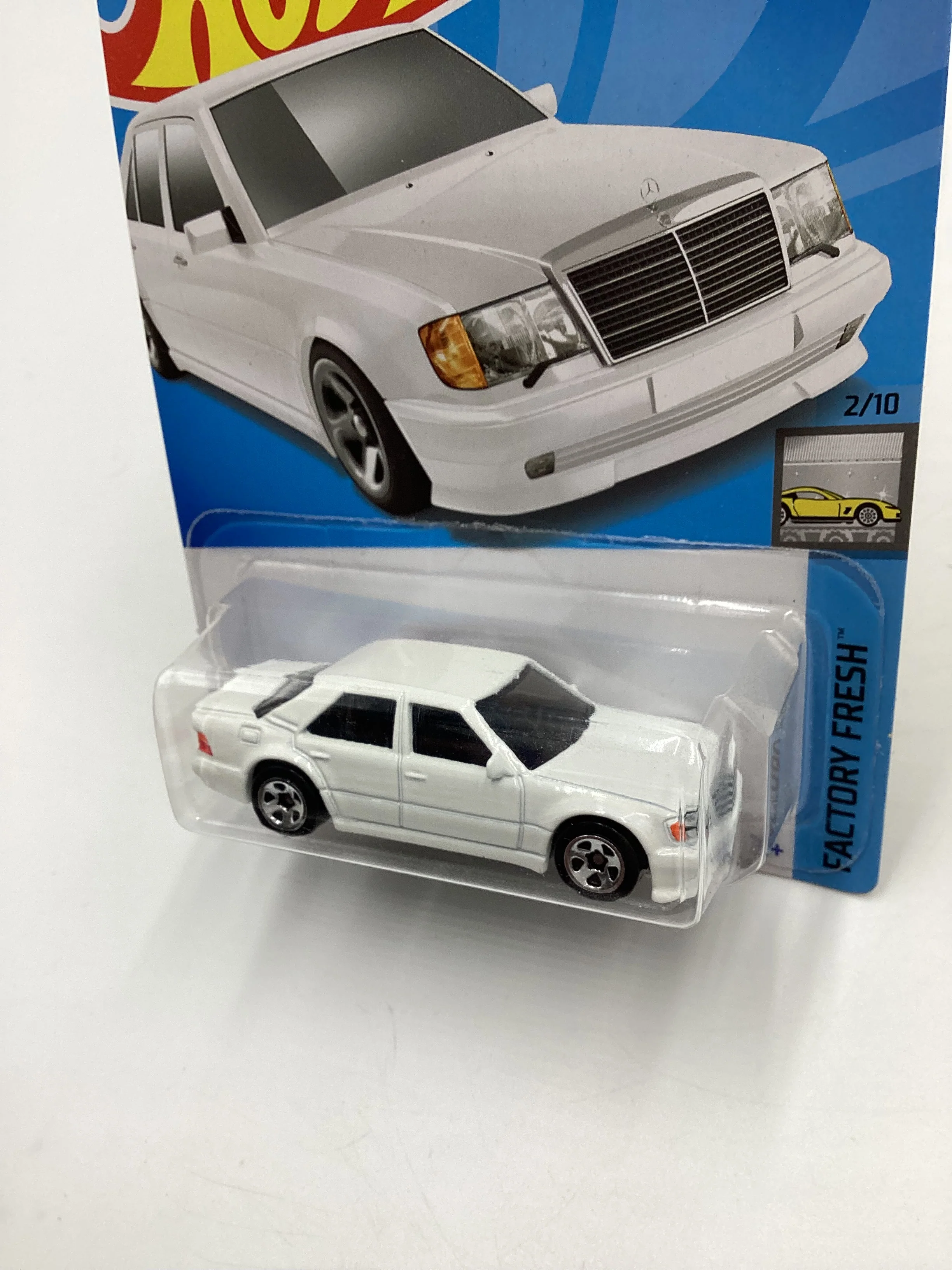 2022 Hot Wheels #86 Mercedes-Benz 500 E Dollar General Exclusive White 236F - Image 4