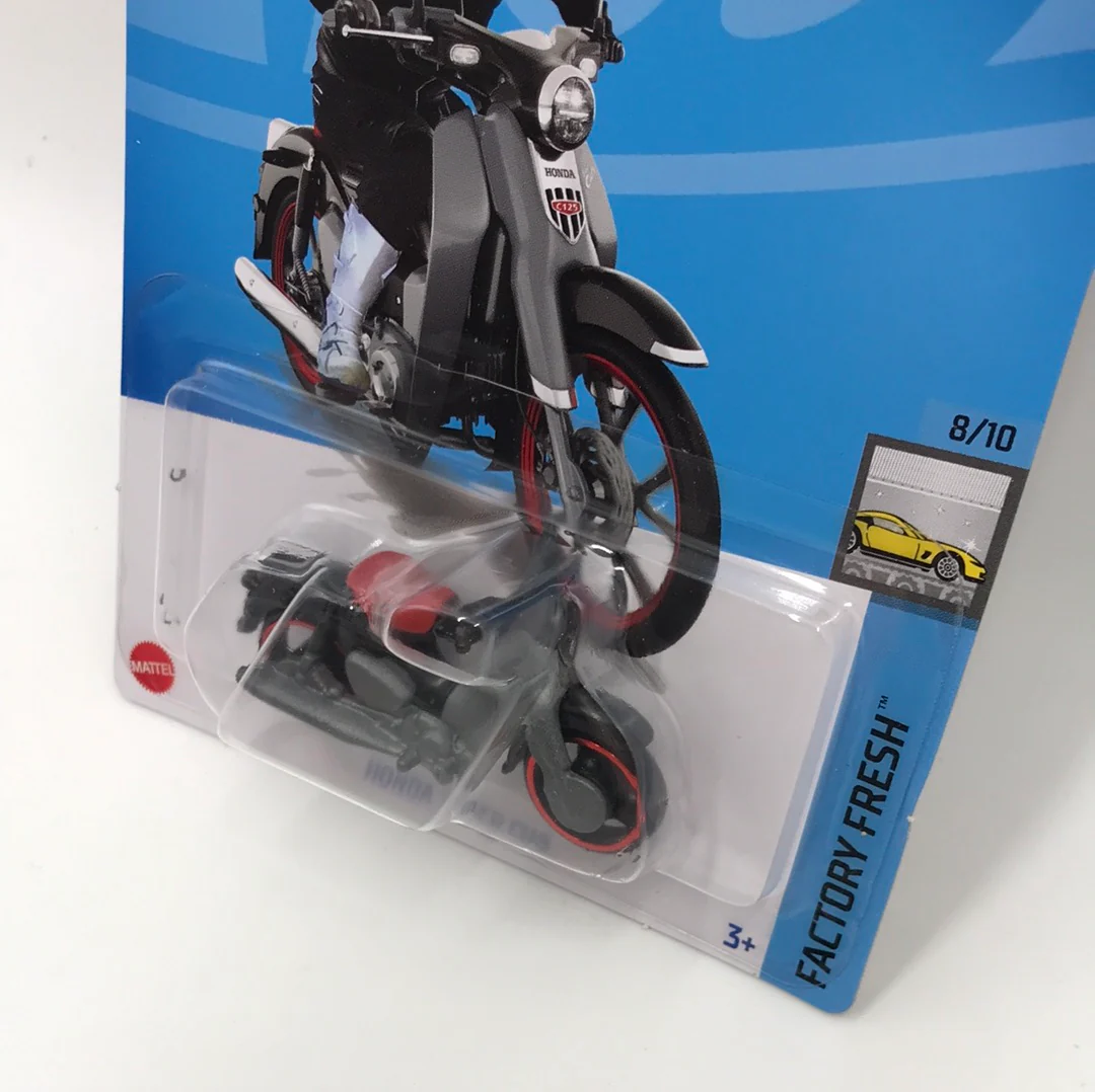 2022 hot wheels J case #169 Honda Super Cub 78i - Image 3