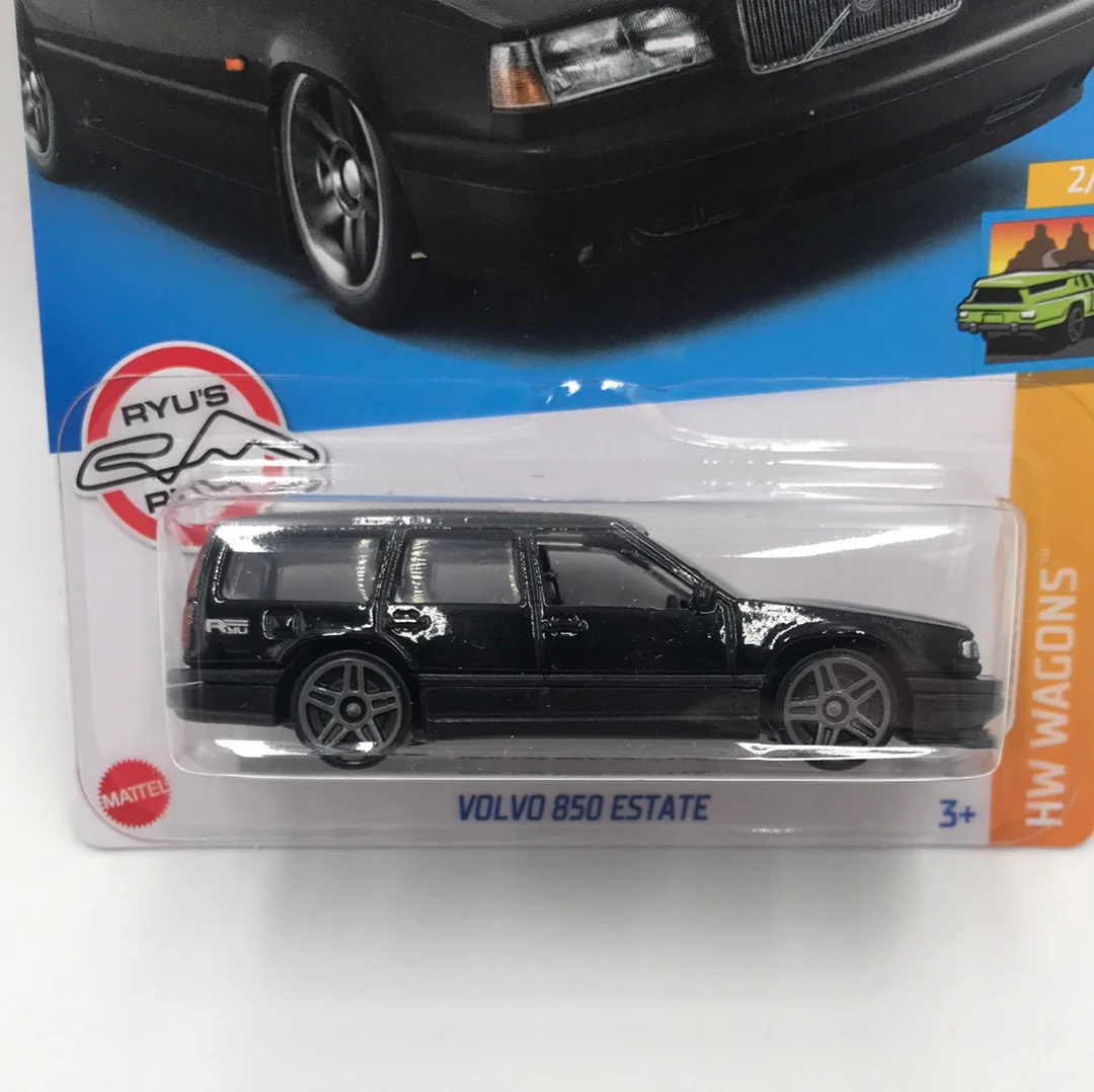 2022 hot wheels L M  case #140 Volvo 850 Estate 92C - Image 2