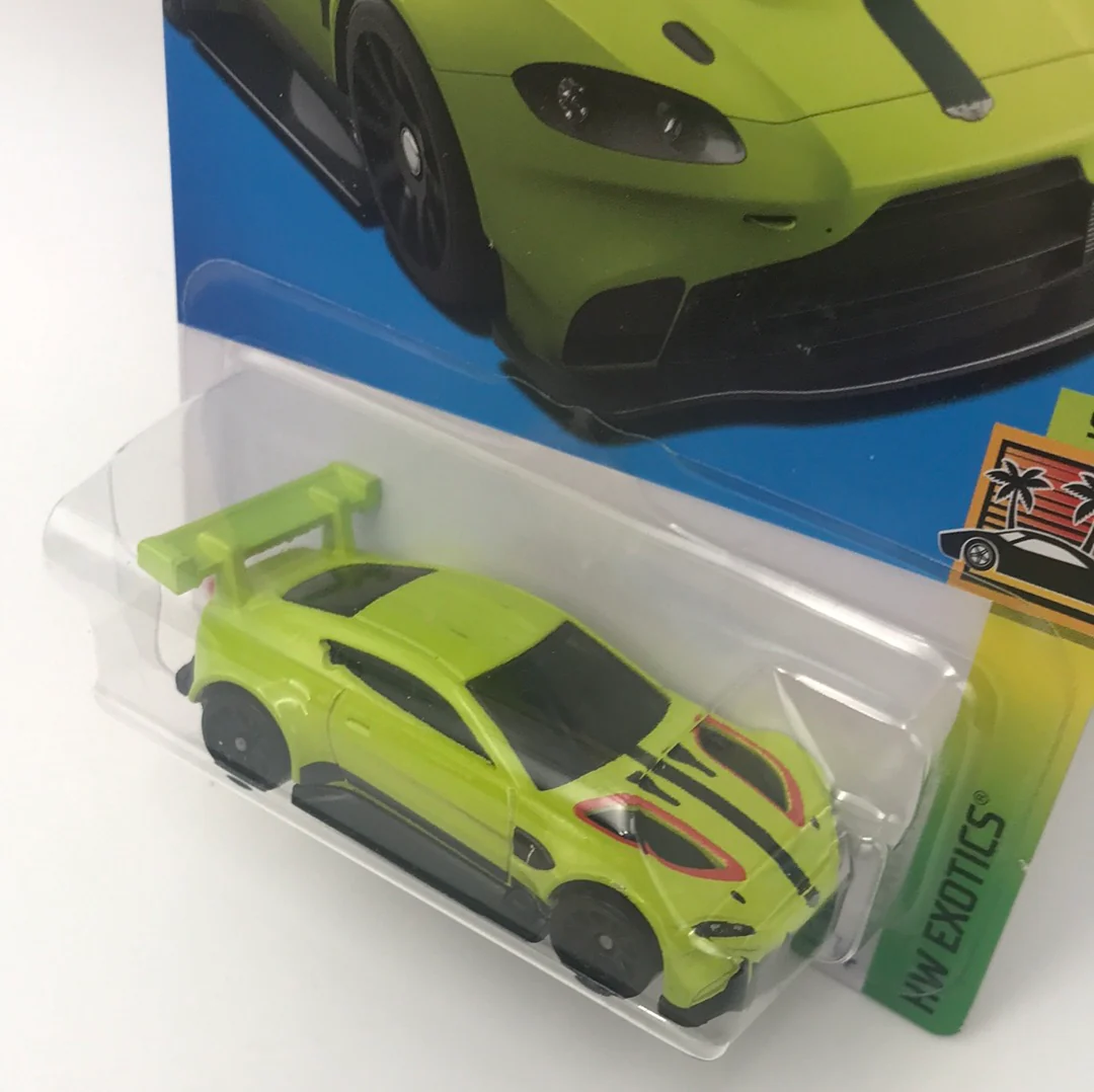 2022 hot wheels P case #238 Aston Martin Vantage GTE 106F - Image 3
