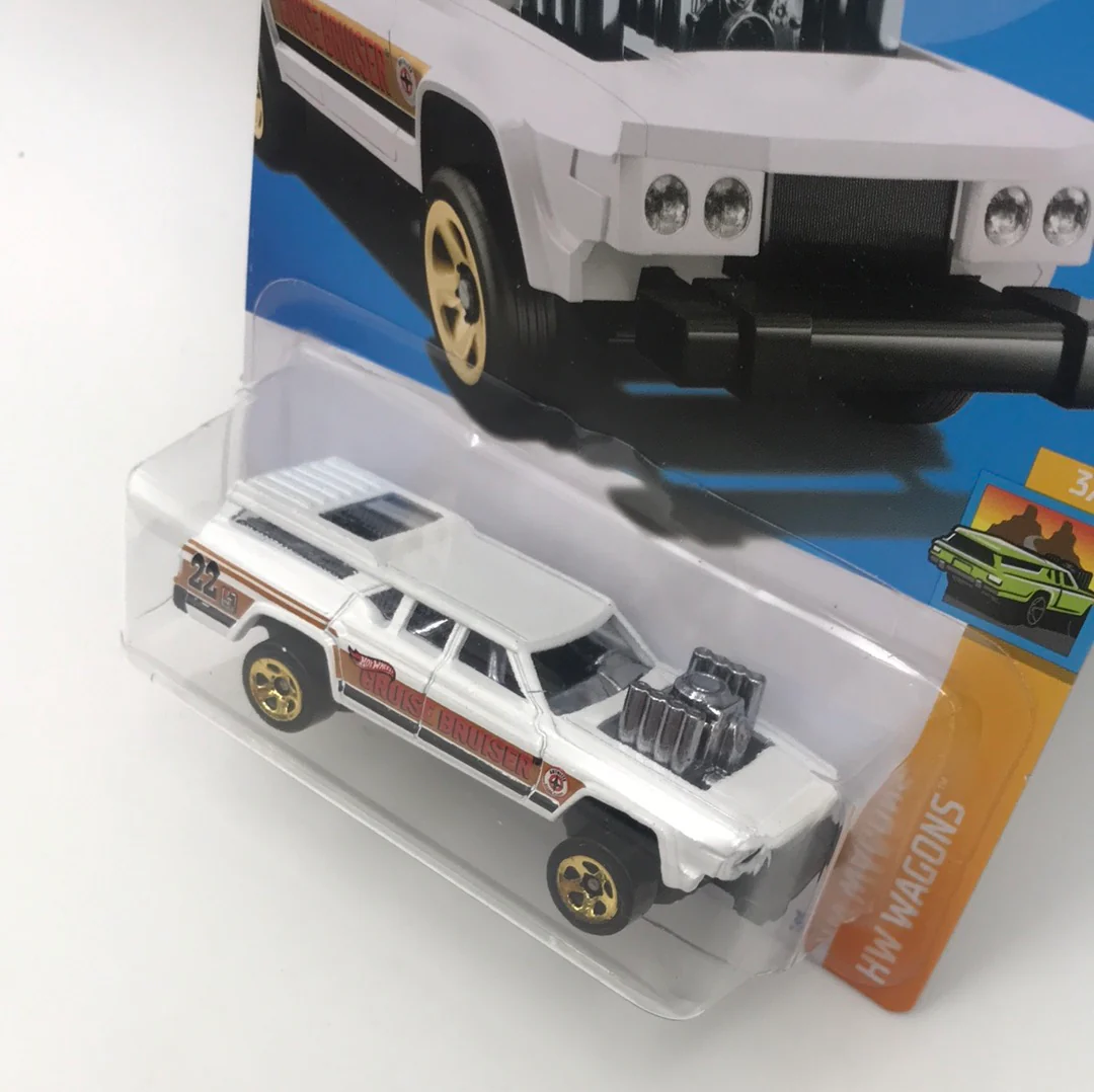 2022 hot wheels Q case #201 Cruise Bruiser 46A - Image 3