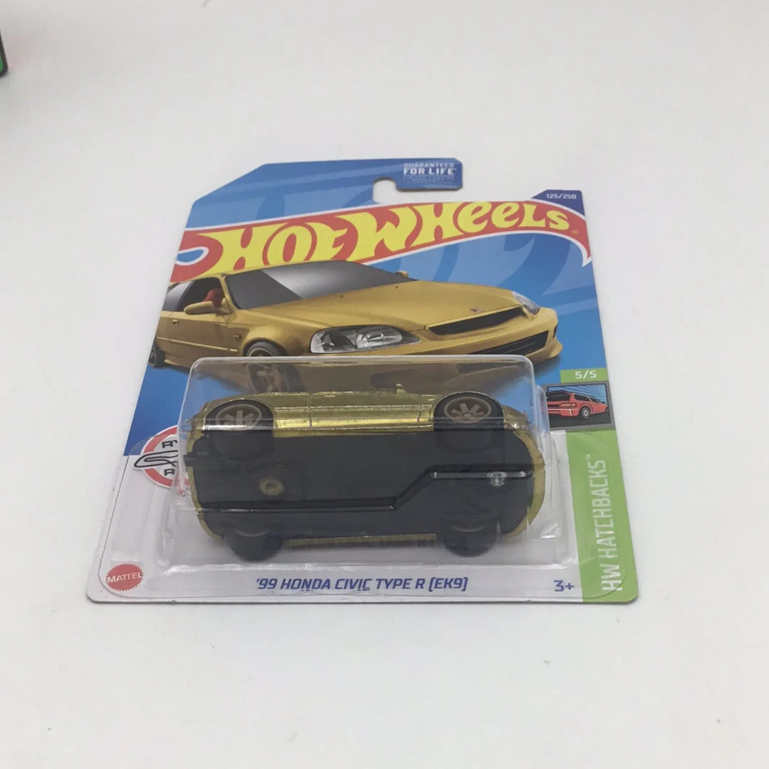 2022 hot wheels super treasure hunt #125 99 Honda Civic Type R EK9 W/ Protector - Image 6