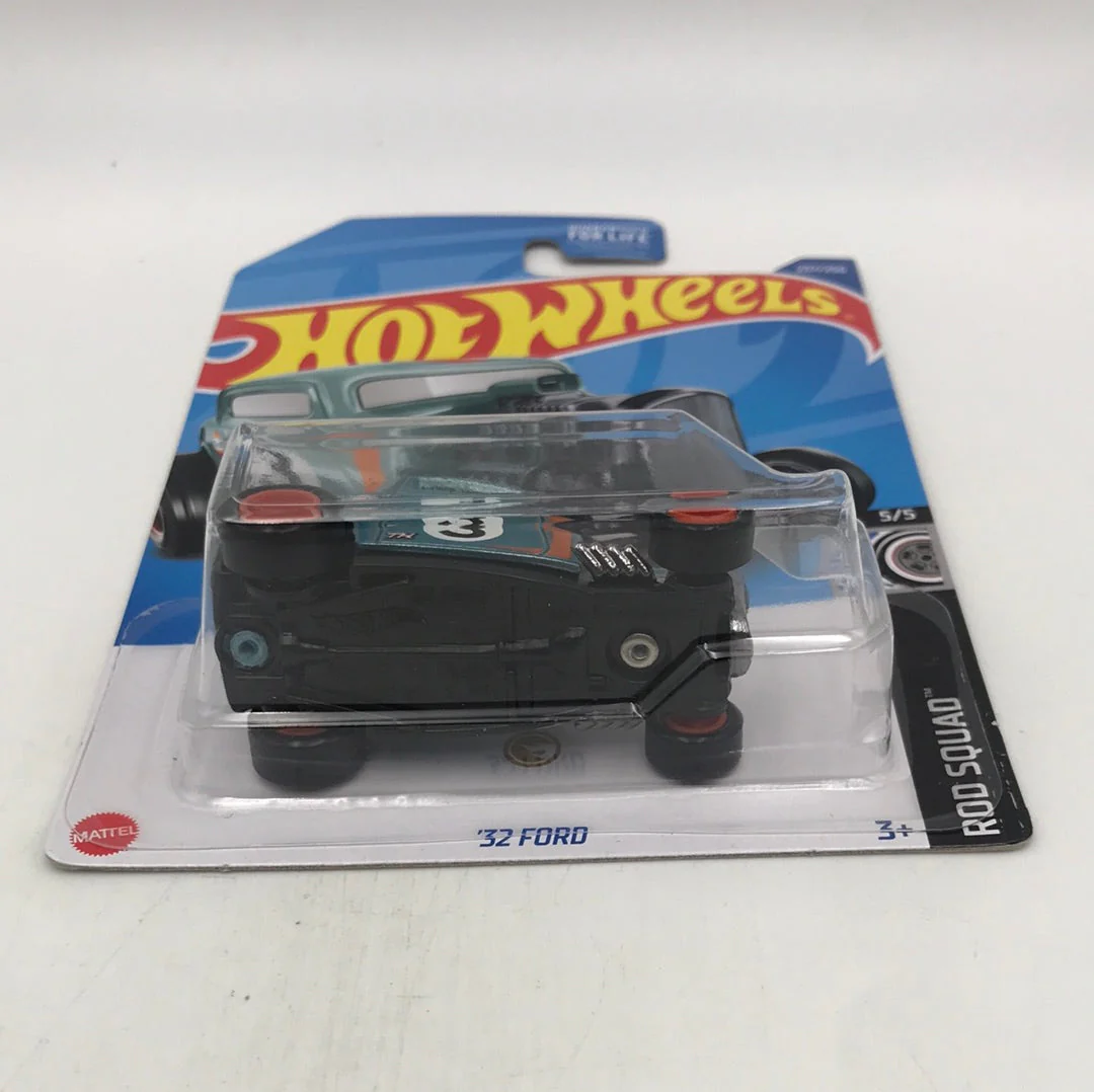 2022  hot wheels super treasure hunt 32 Ford W/ Protector - Image 5