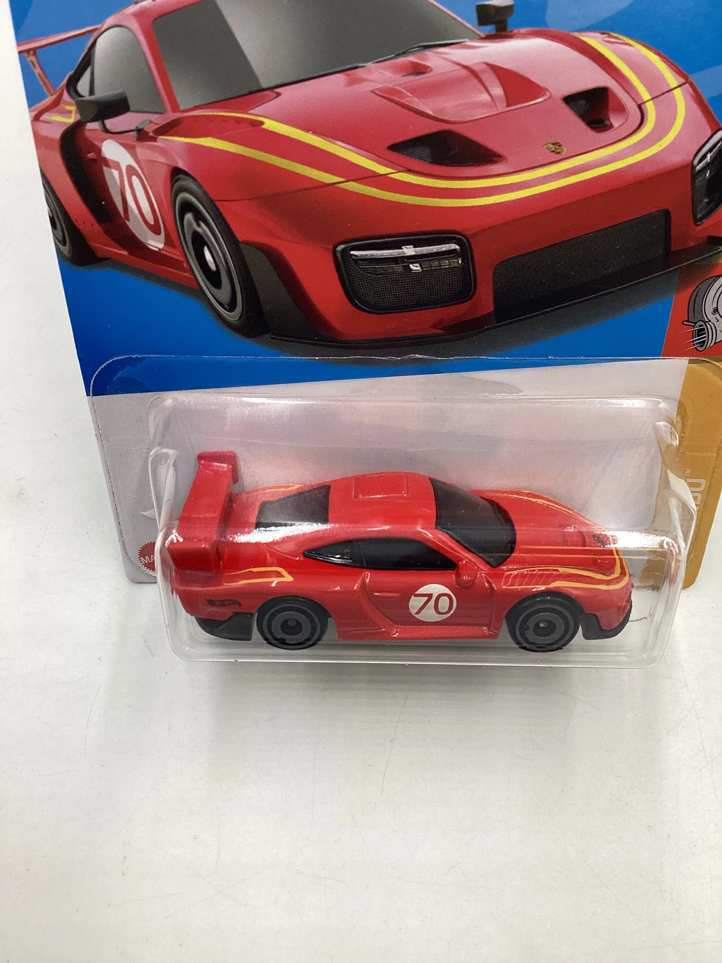 2022 HW Turbo #12 Porsche 935 Red 100B - Image 5