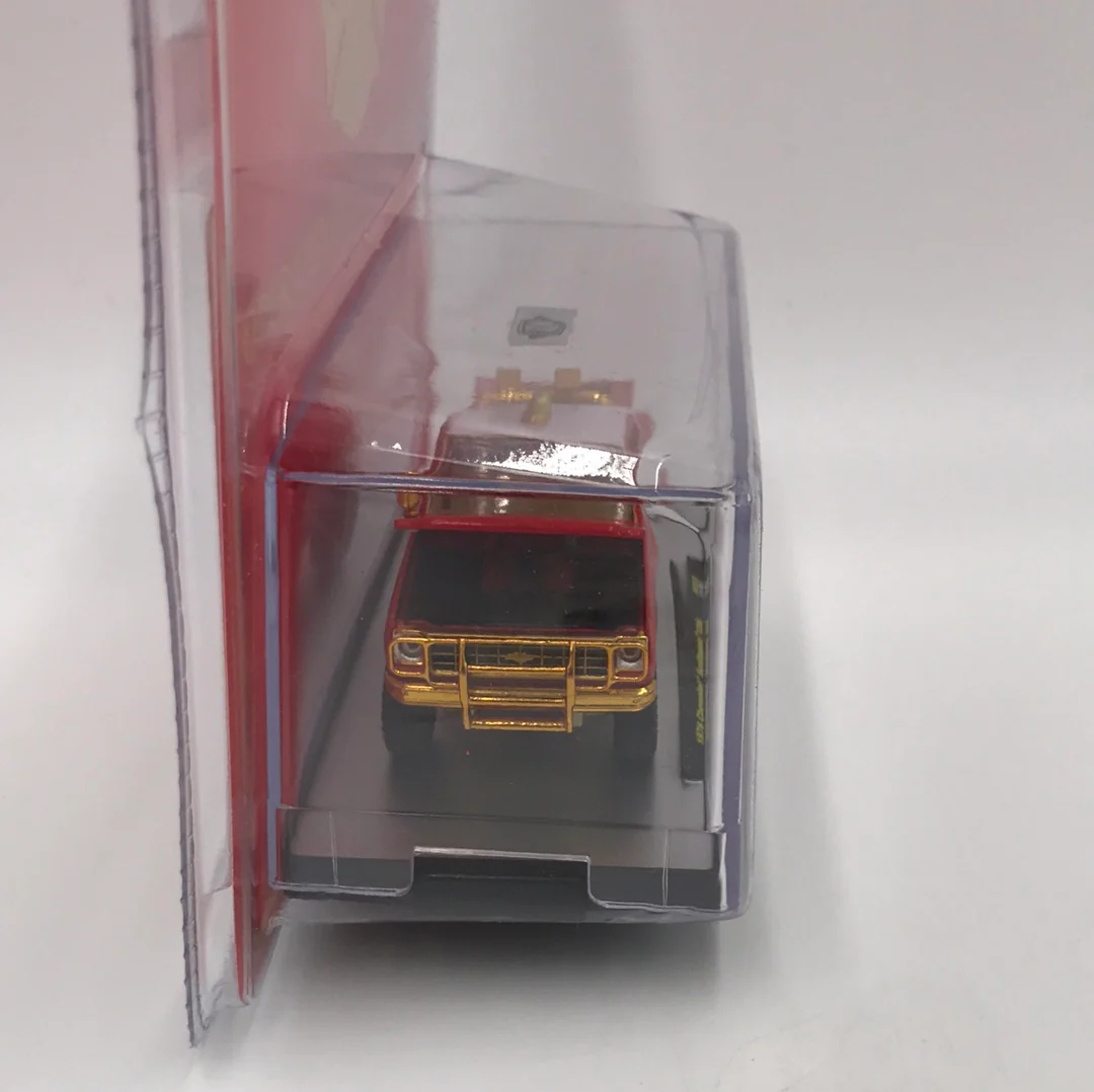 2022 M2 MACHINES 1976  Chevrolet Scottsdale Fire Truck Hobby Exclusive CHASE HS23 - Image 4