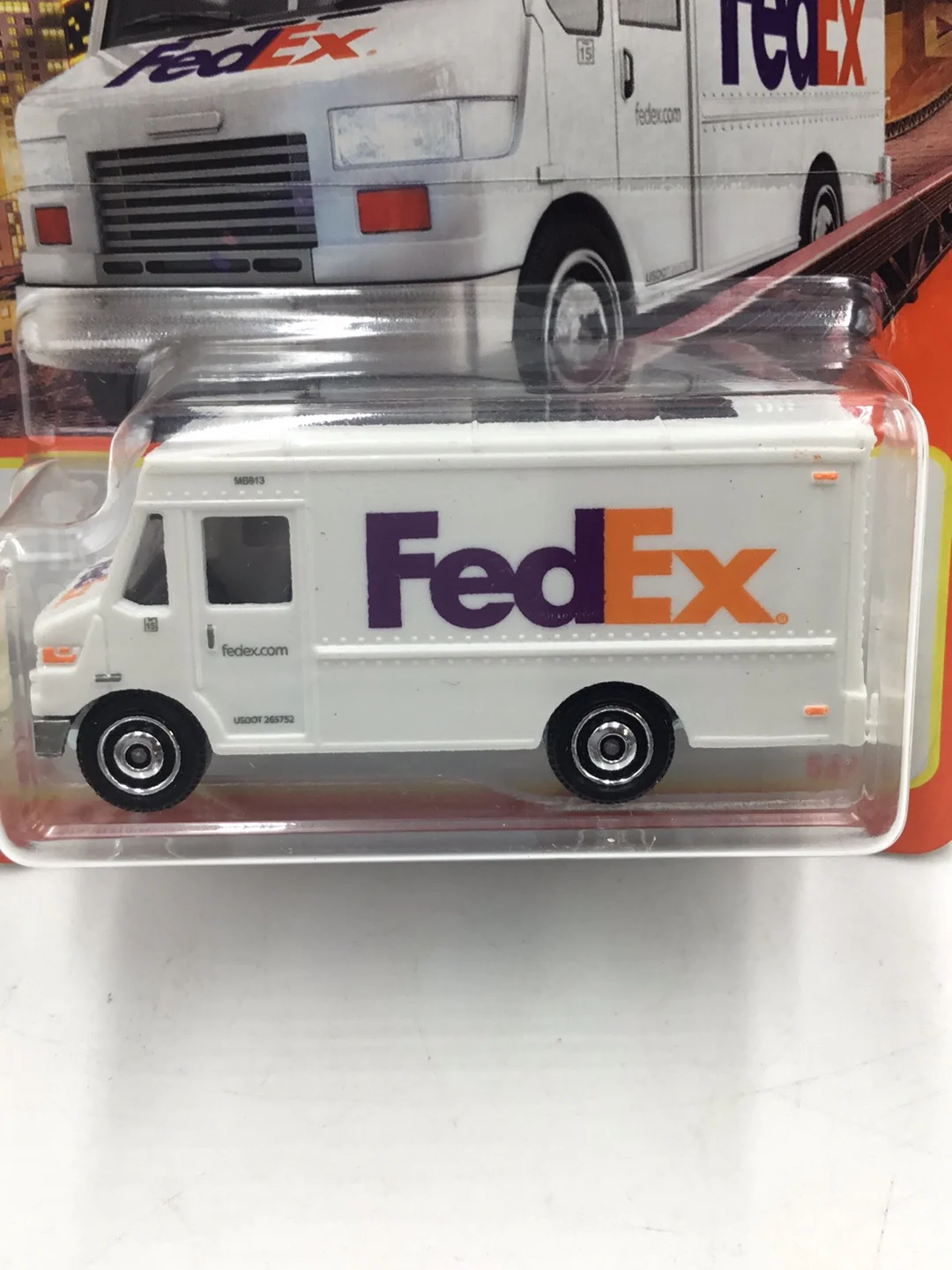 2022 matchbox #56 Express Delivery Fed Ex VV8 - Image 2