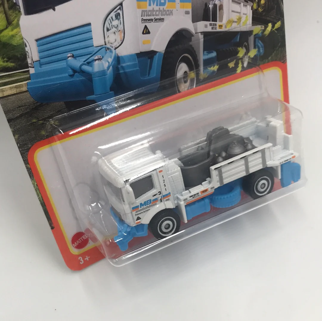 2022 matchbox #60 Road Stripe King NEW!!! CC3 - Image 3
