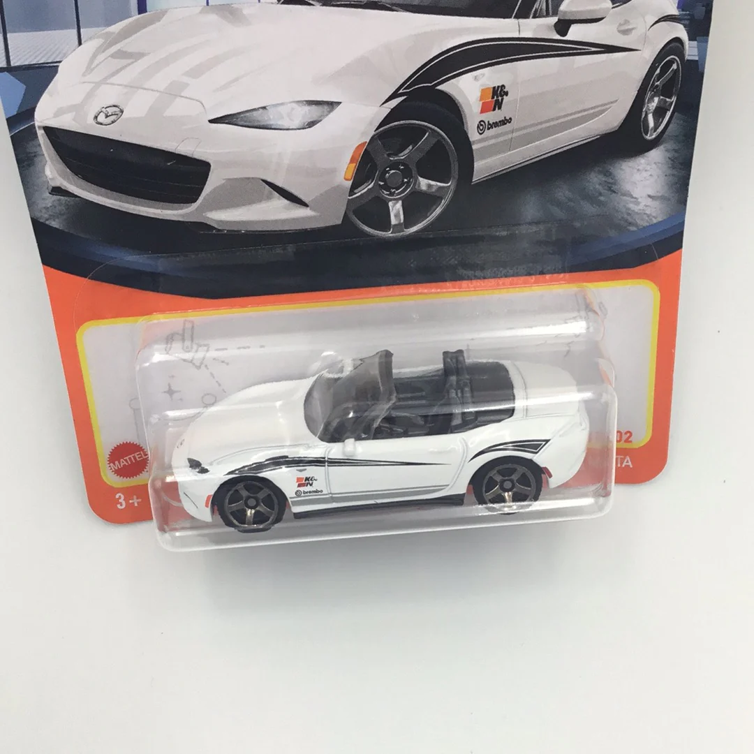 2022 matchbox  #61 15 Mazda MX-5 Miata 84i - Image 3