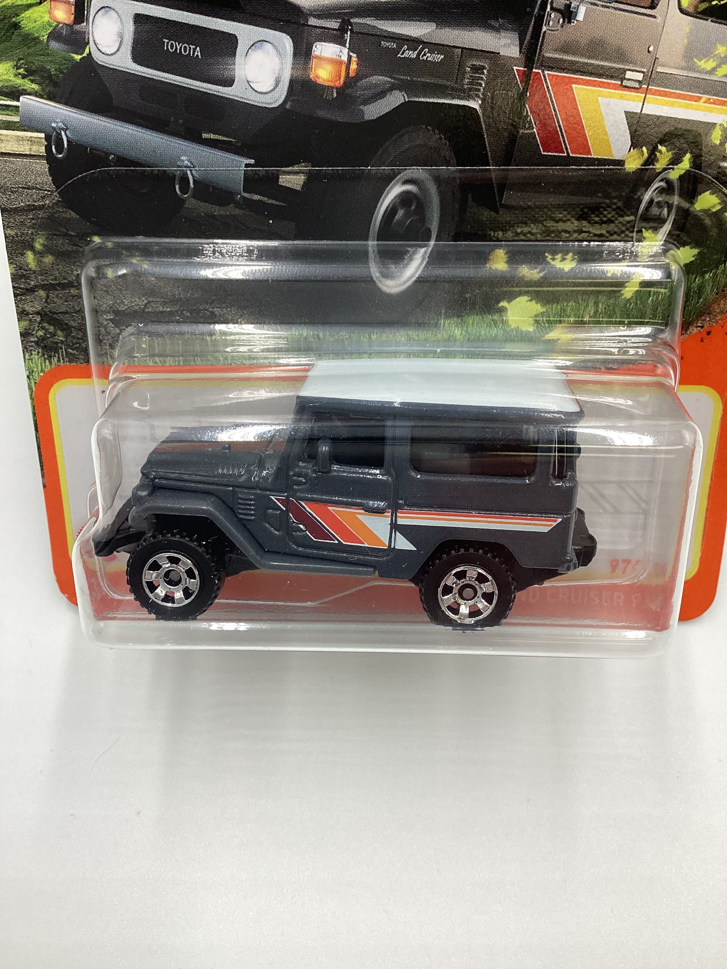 2022 Matchbox 97/100 Toyota Land Cruiser FJ40 Gray 208A - Image 3
