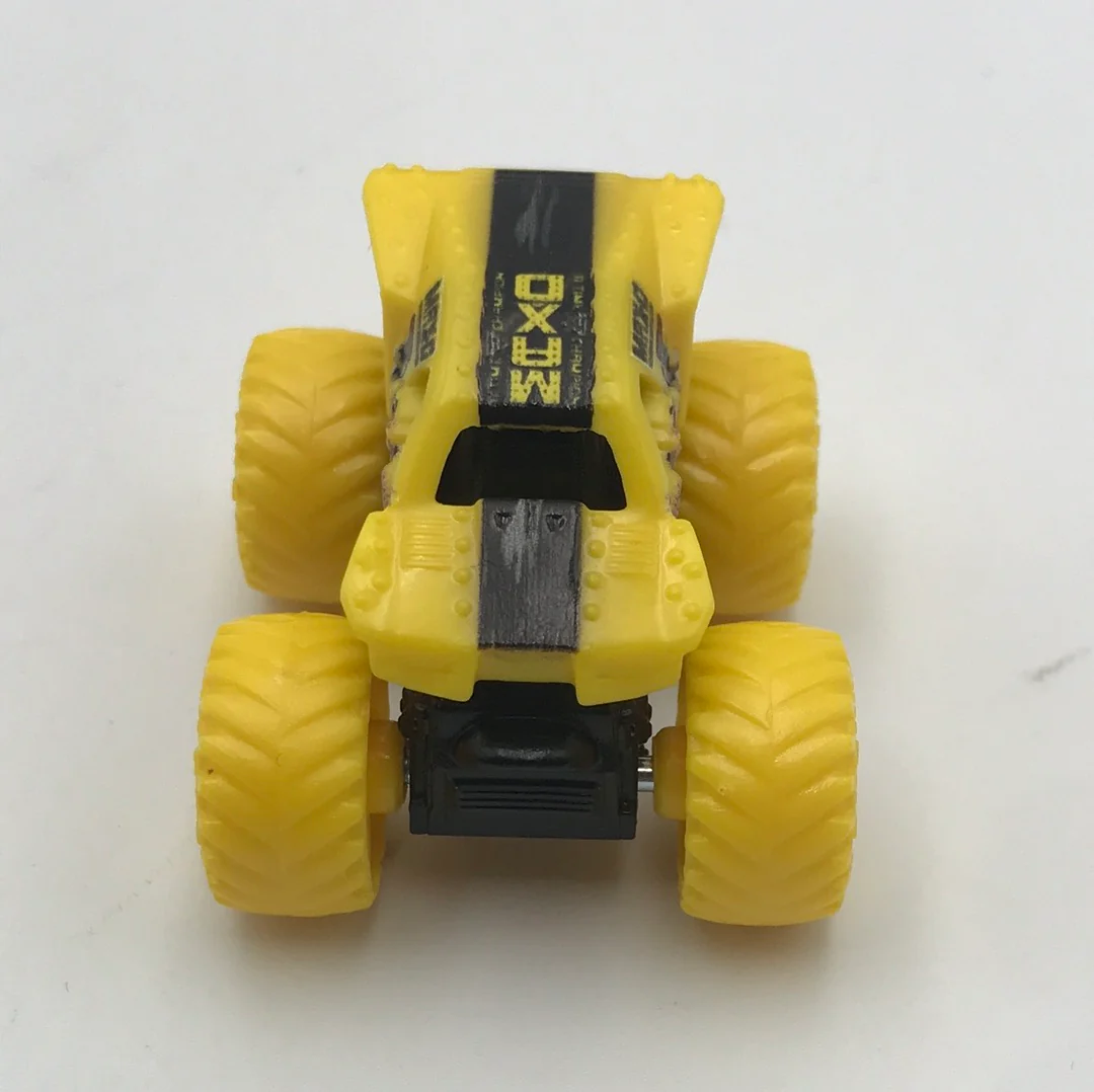 2022 Spin Master monster jam mini series 7 #53 Yellow Max-D - Image 6