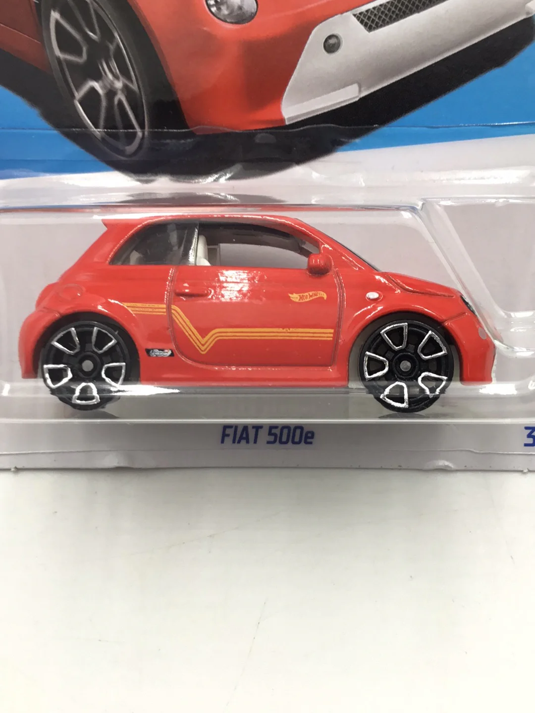 2023 hot wheels #144 Fiat 500e BB9 - Image 2