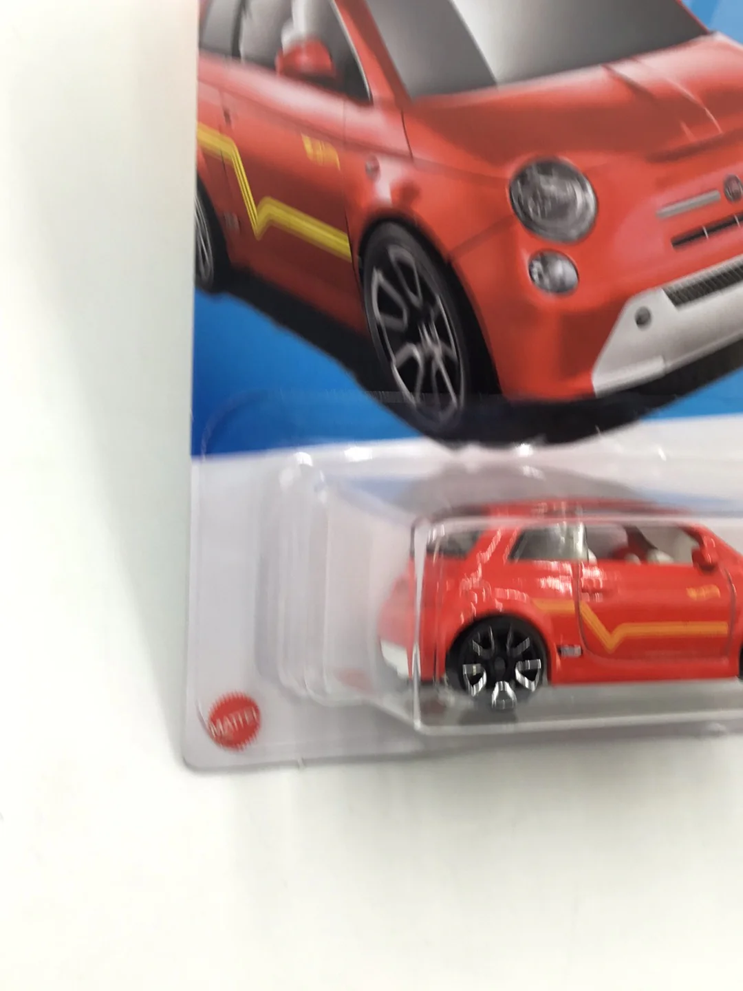 2023 hot wheels #144 Fiat 500e BB9 - Image 3