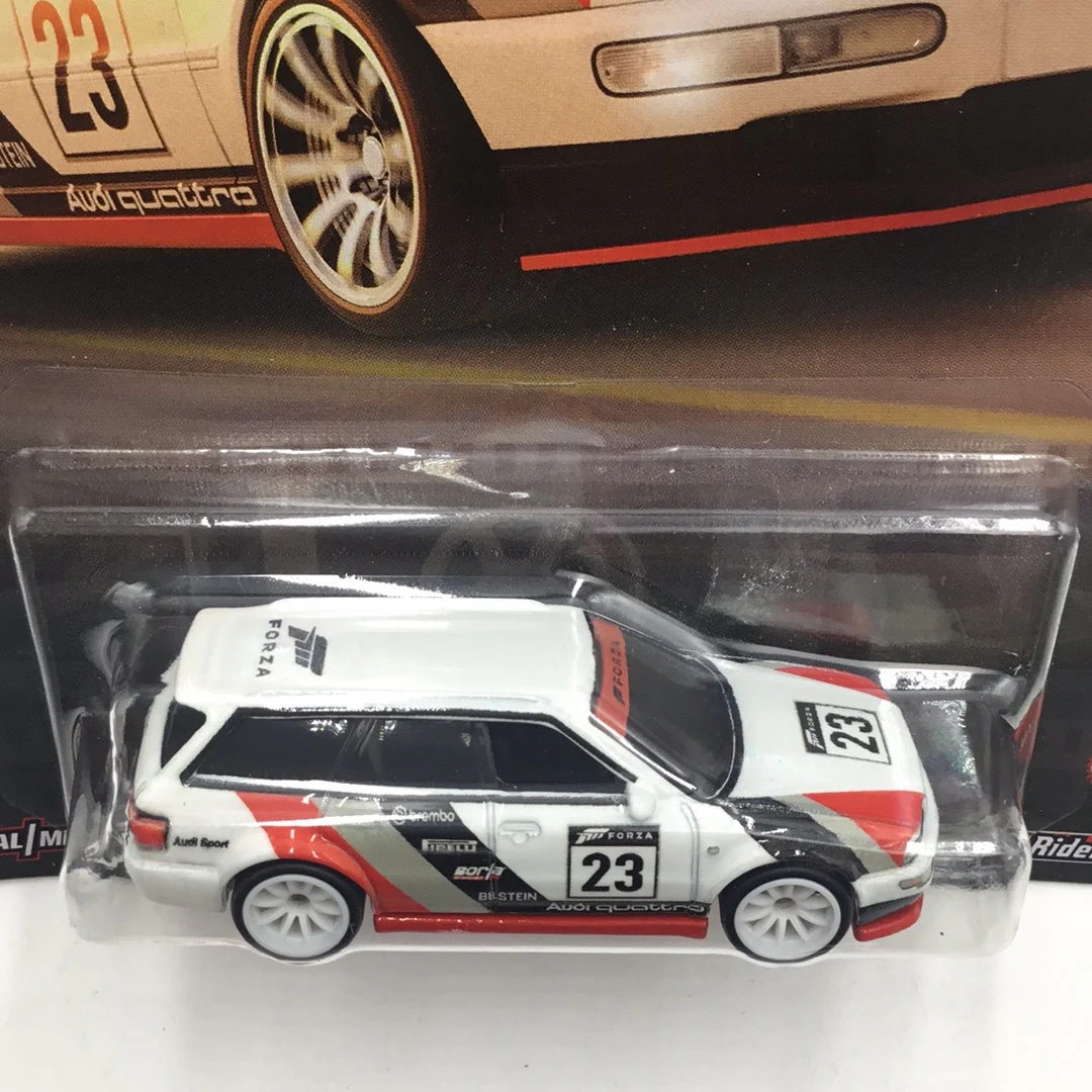2023 hot wheels Forza 94 Audi Avant RS2 243D - Image 5