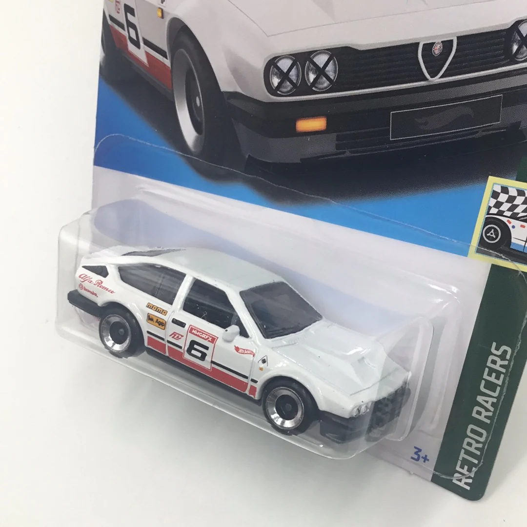 2023 hot wheels Q Case #185 Alfa Romeo GTV6 3.0 65i - Image 3