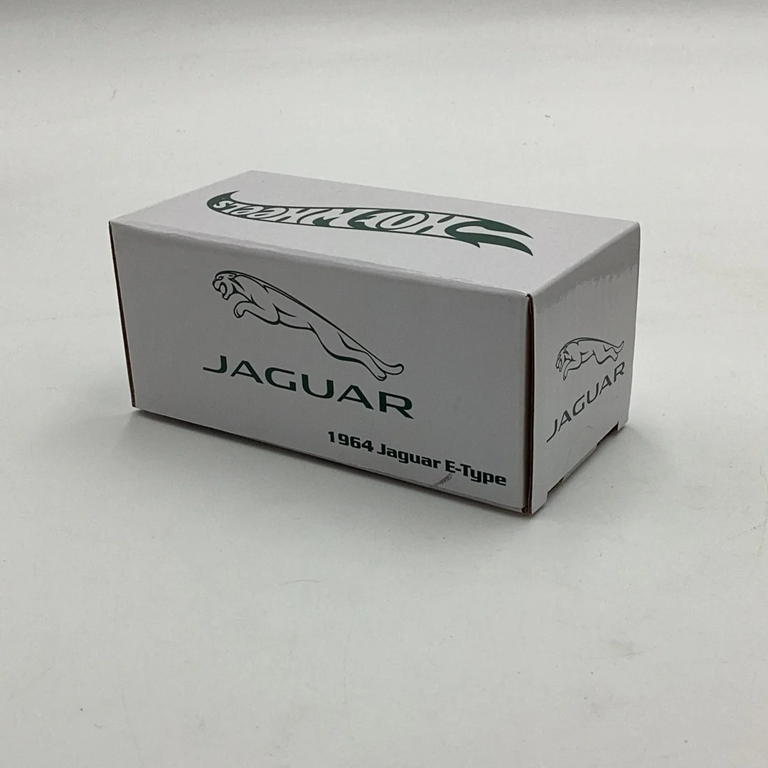 2023 Hot Wheels RLC 1964 Jaguar E-Type Green 26119/30000 - Image 6