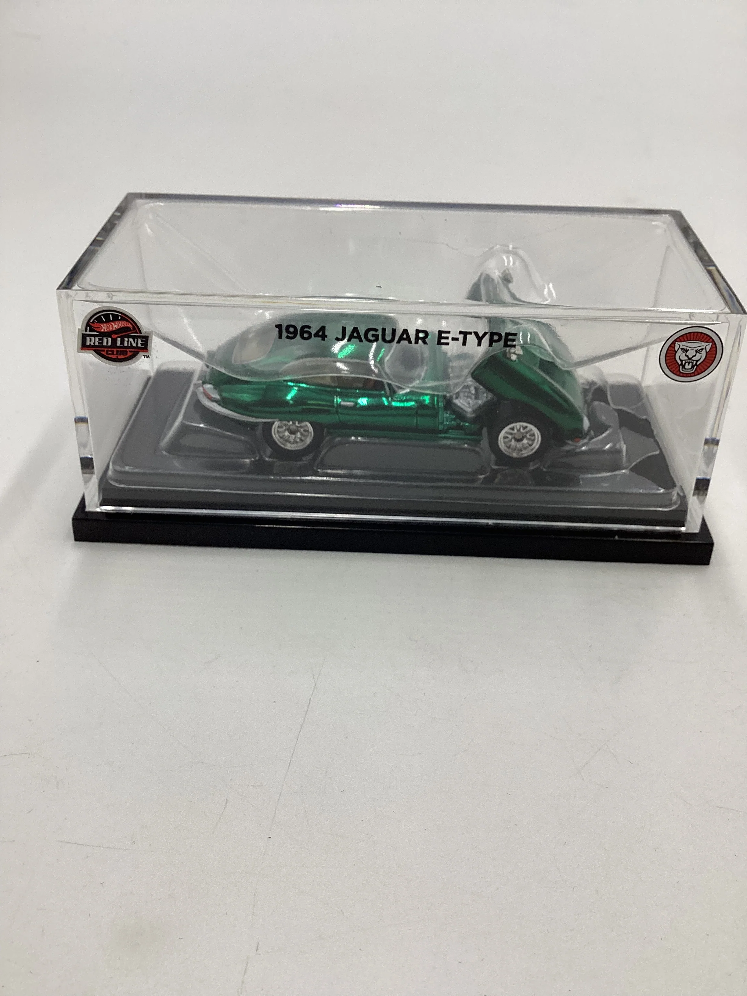 2023 Hot Wheels RLC 28834/30000 1964 Jaguar E-Type Green - Image 2