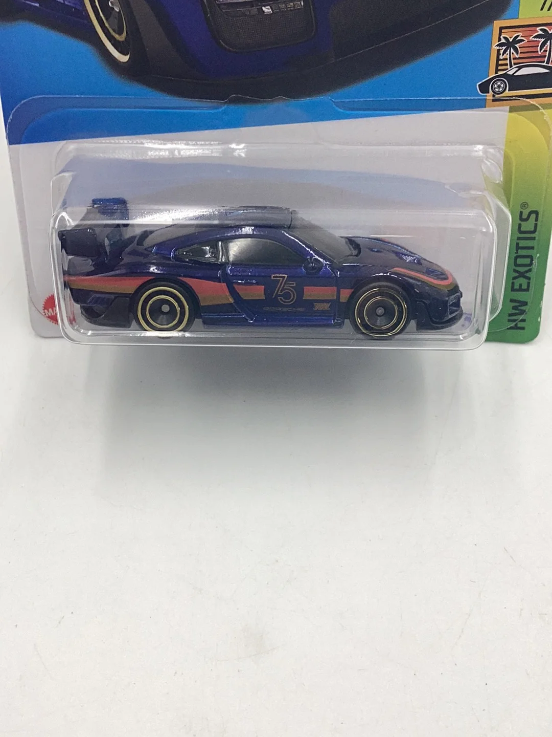 2023 hot wheels super treasure hunt Porsche 935 W/ Protector - Image 2