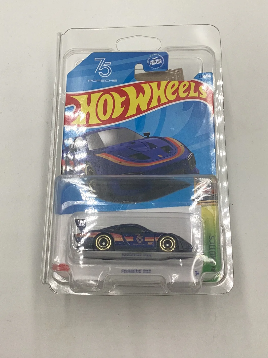 2023 hot wheels super treasure hunt Porsche 935 W/ Protector - Image 7