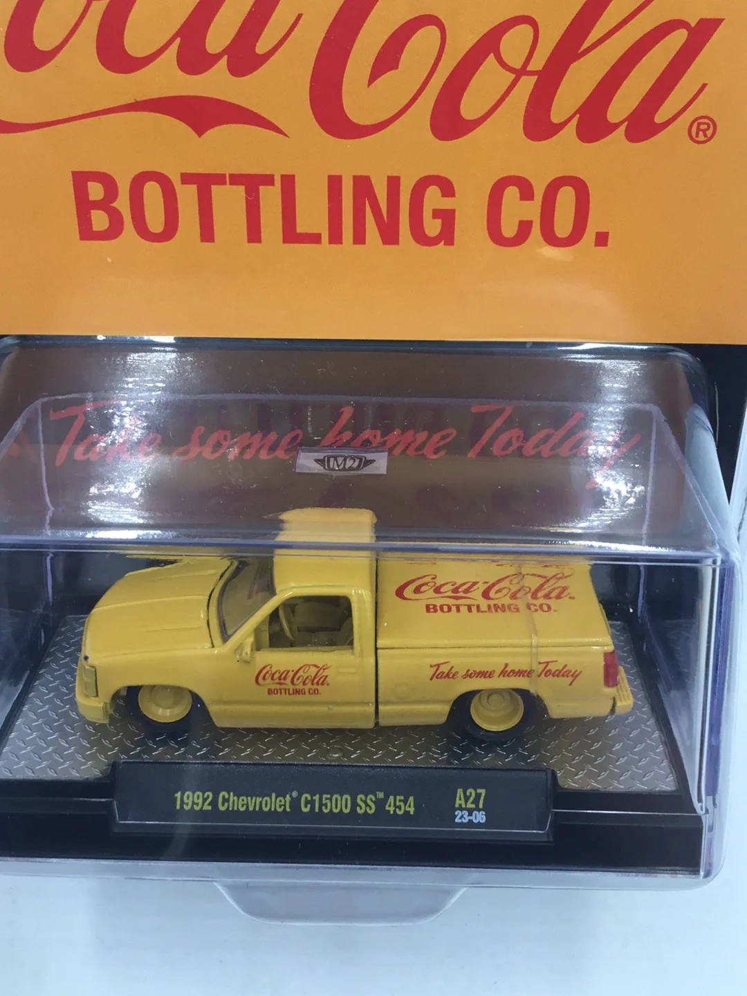 2023 M2 MACHINES 1992 Coca Cola Chevrolet C1500 SS 454 A27 CHASE - Image 2