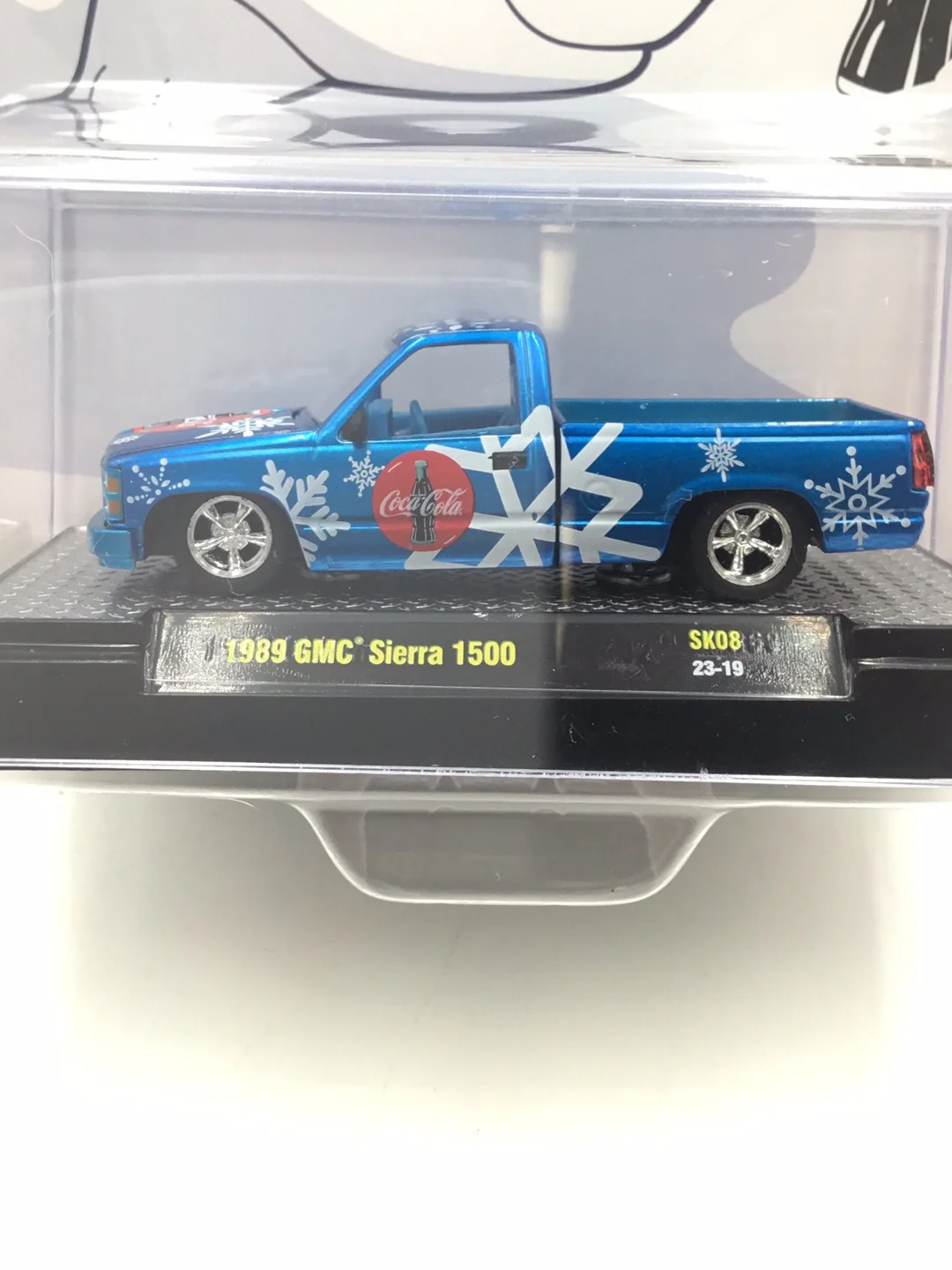 2023 M2 MACHINES Christmas Coca Cola 1989 GMC Sierra 1500 SK08 - Image 2