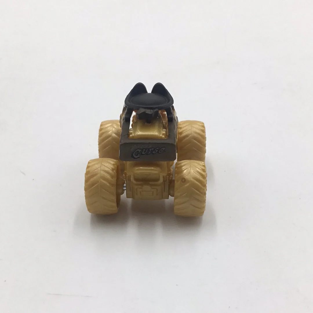 2023 Spin Master monster jam mini series 11 #063 Chase Gold Captains Curse - Image 4