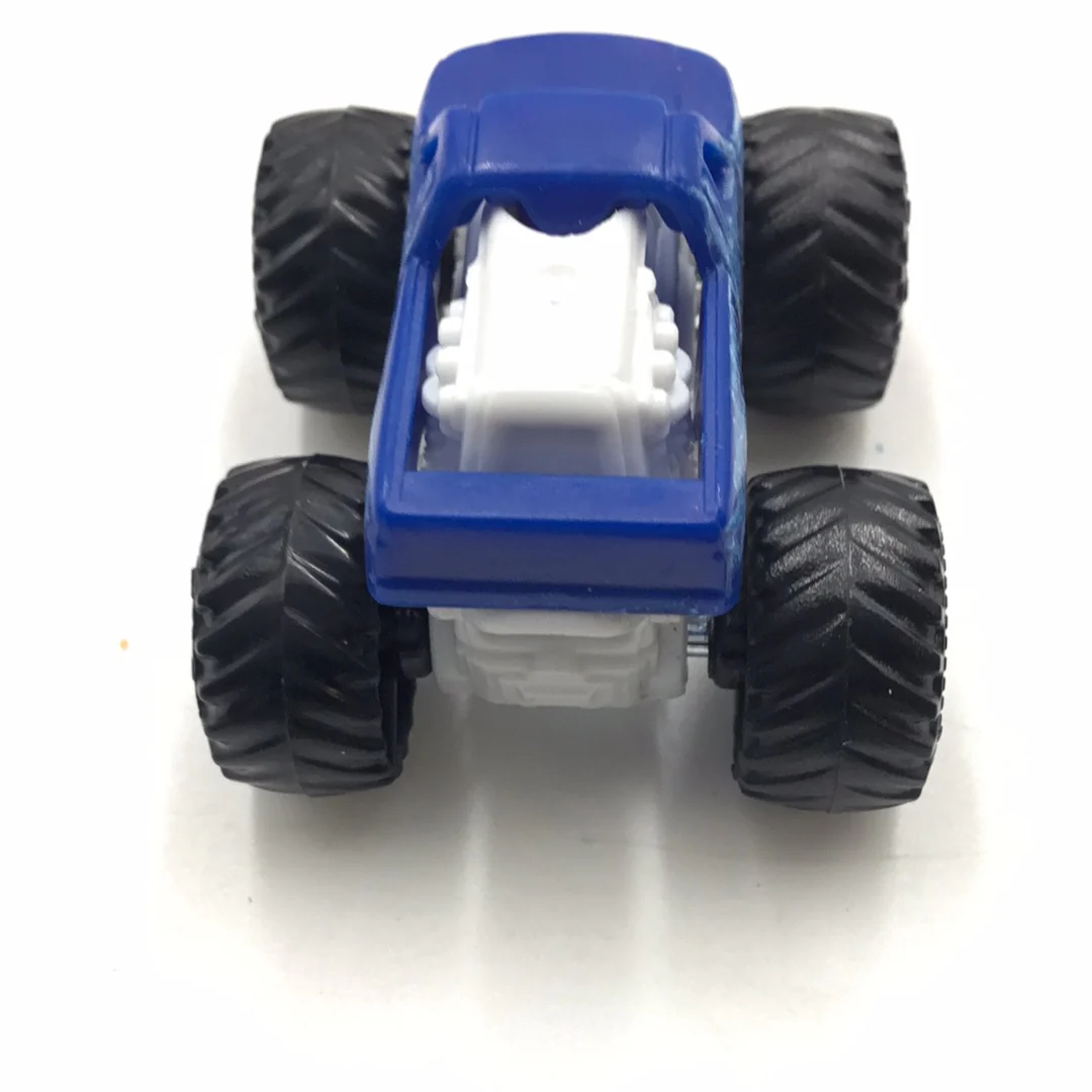2023 Spin Master monster jam mini series 12 #66 Blue Thunder - Image 4