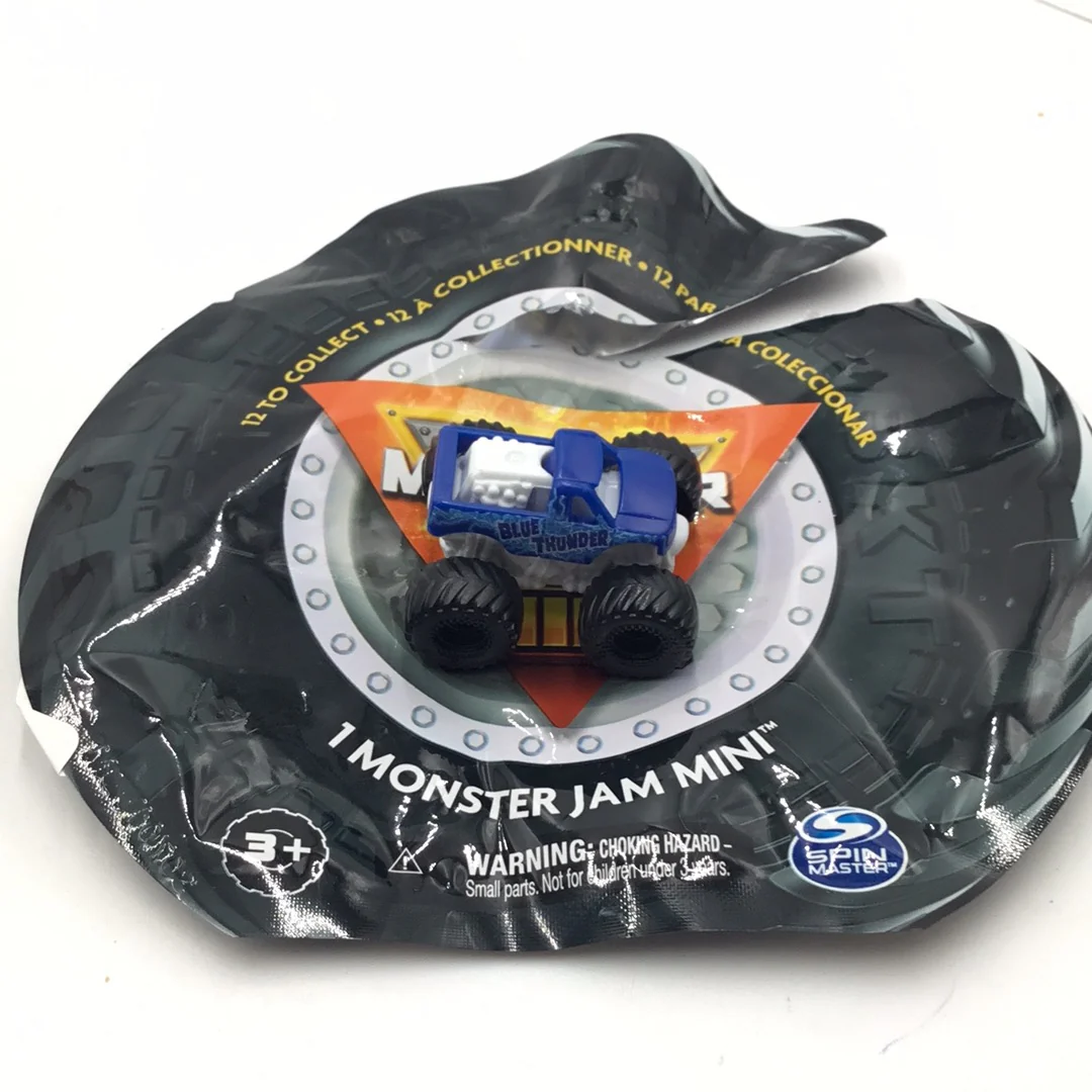 2023 Spin Master monster jam mini series 12 #66 Blue Thunder - Image 6