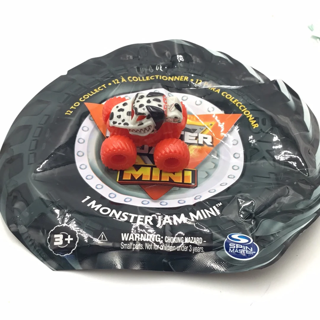2023 Spin Master monster jam mini series 12 #799 monster mutt Dalmatian - Image 6