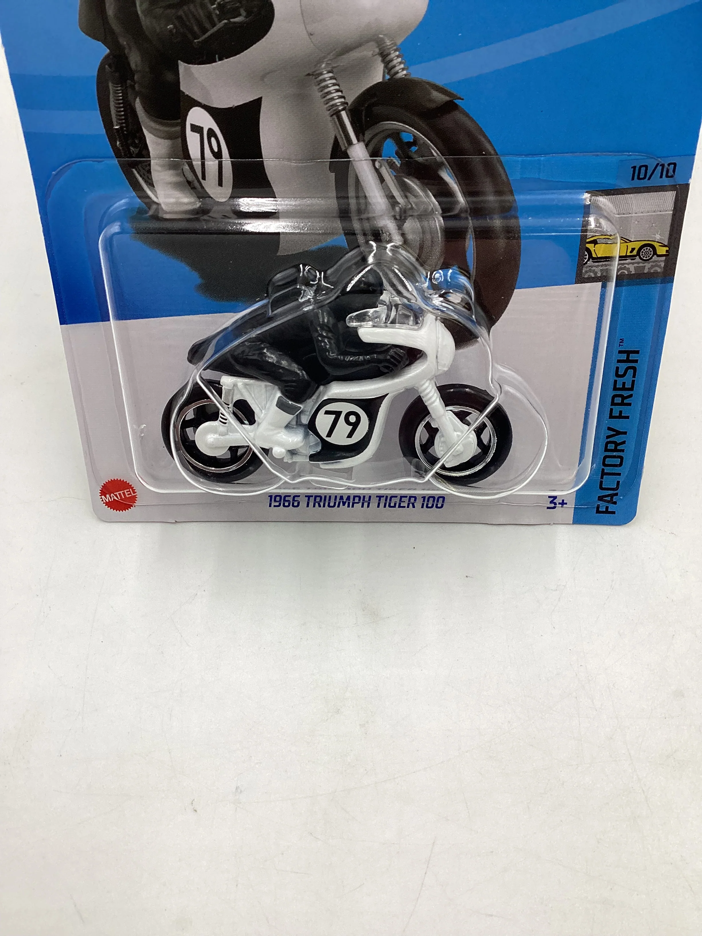 2024 Hot Wheels j case #190 1966 Triump Tiger 100 68A - Image 3