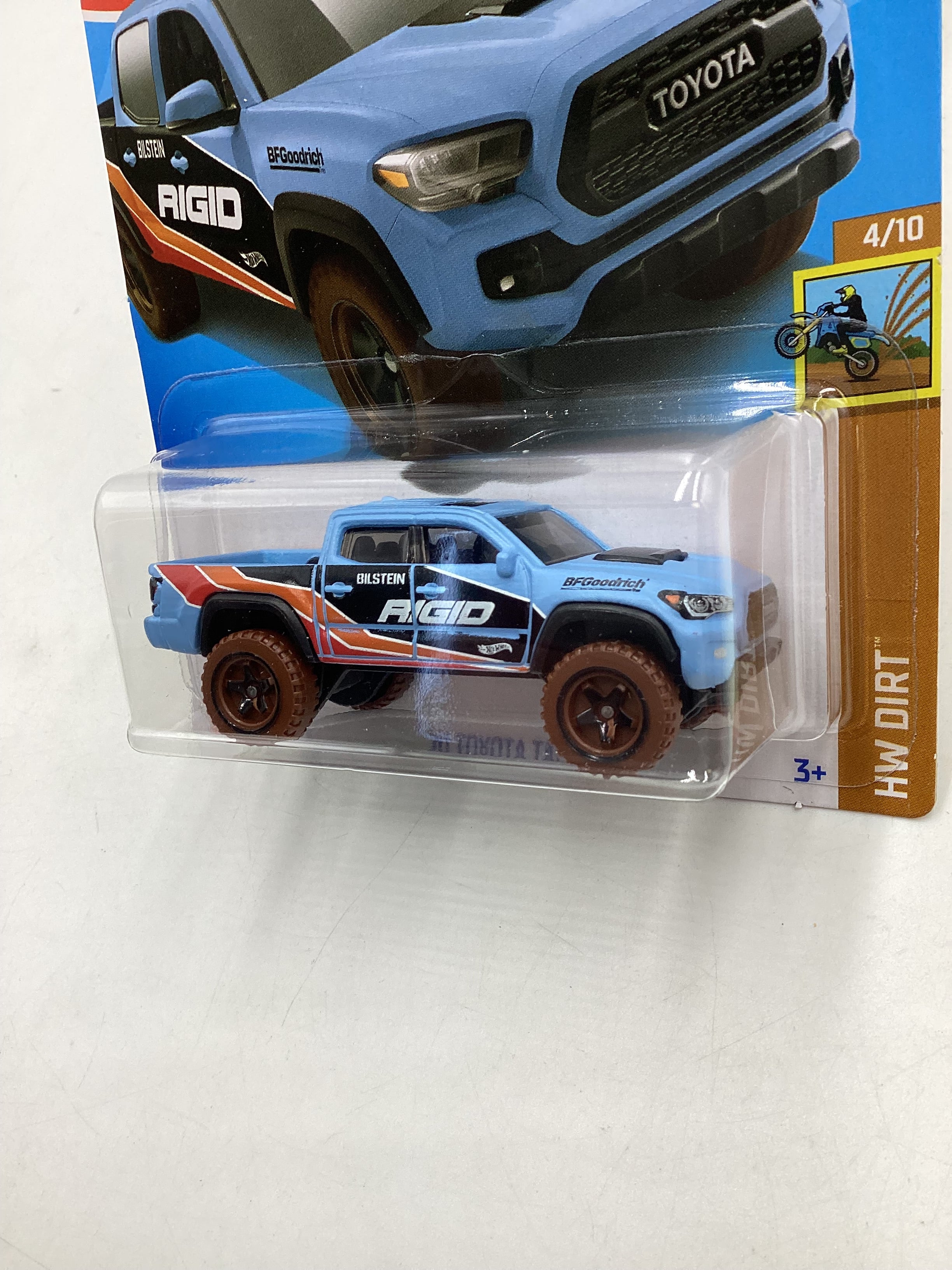 2024 Hot Wheels #198 20 Toyota Tacoma Blue 94F - Image 3