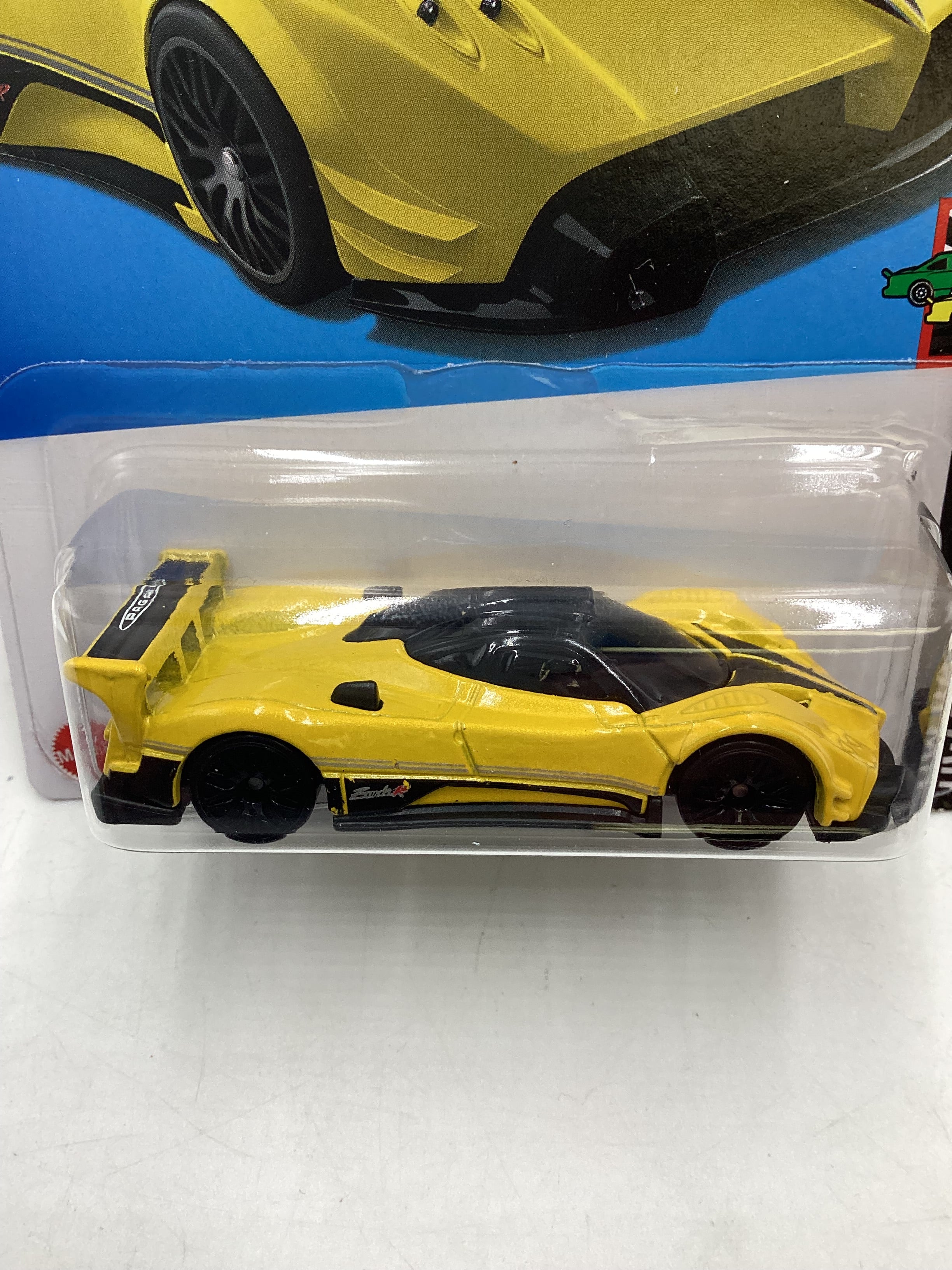 2024 Hot Wheels #99 Pagani Zonda R Yellow 104E - Image 2