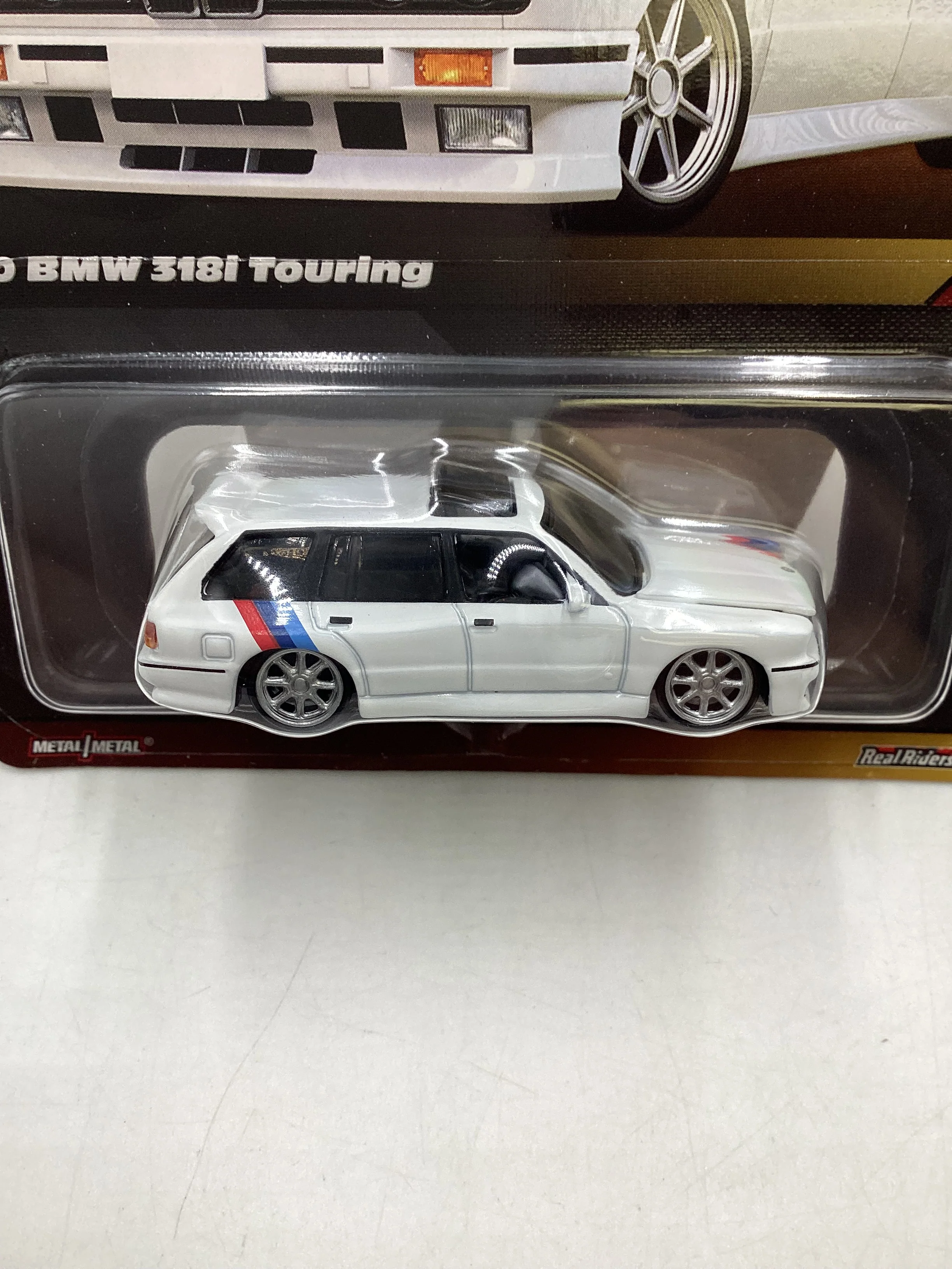 2024 Hot wheels Elite 64 1990 BMW 318i Touring - Image 3