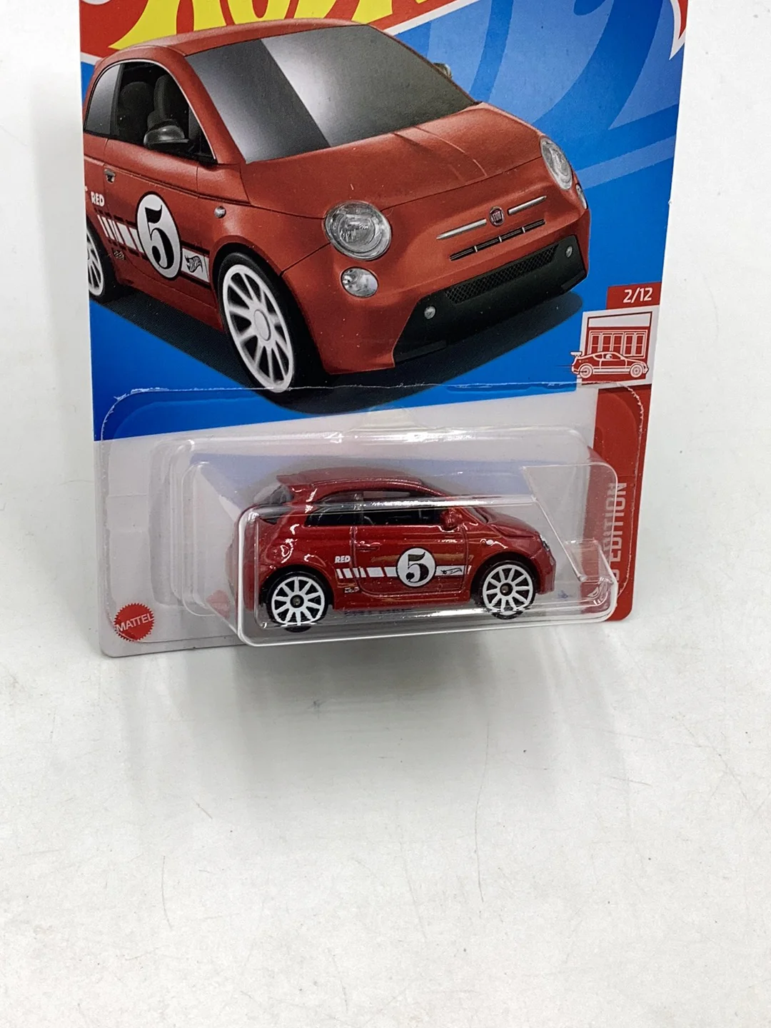 2024 Hot wheels Red edition #22 Fiat 500e 152E - Image 4