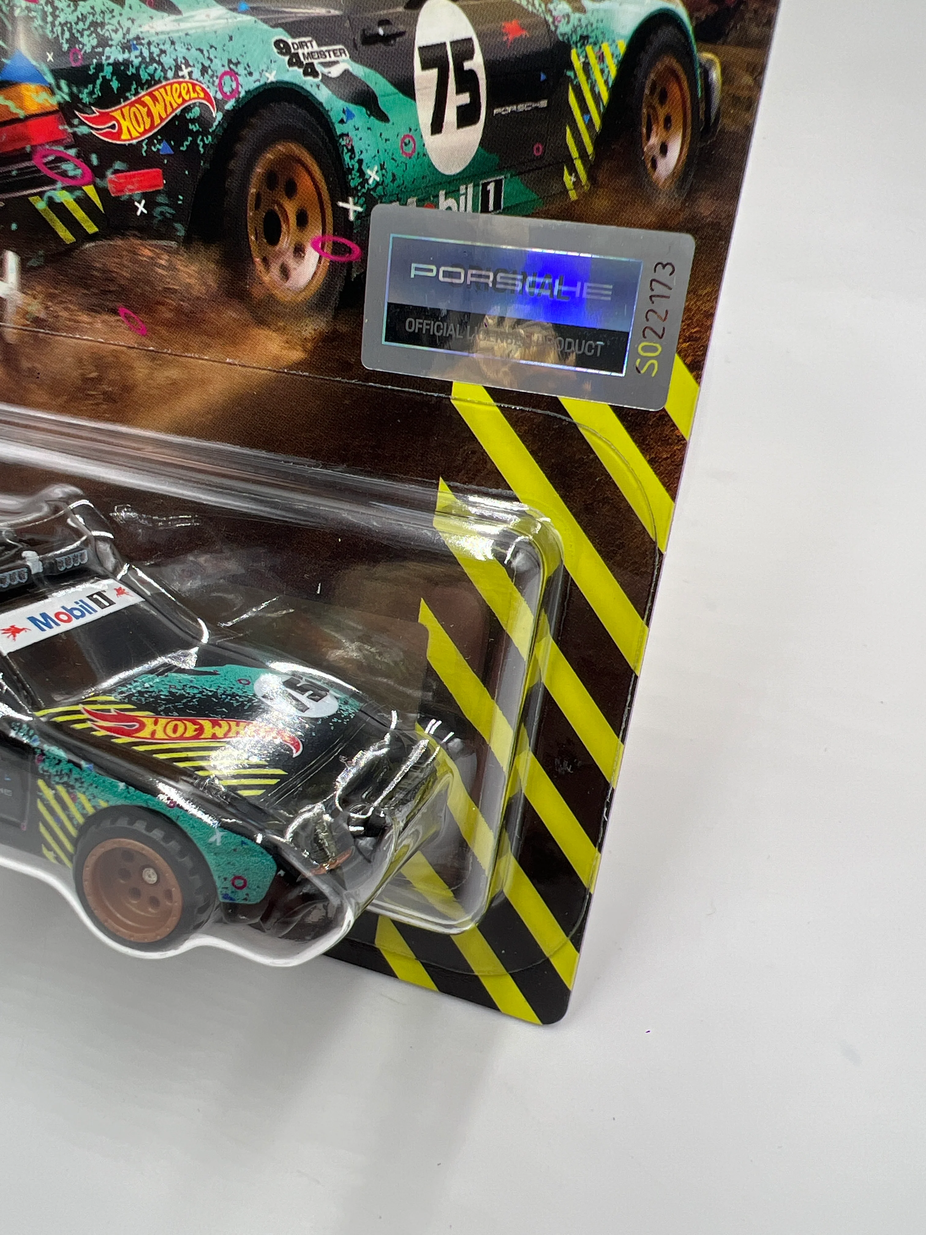 2024 Hot Wheels RLC Creations Exclusive Porsche 944 Dirtmeister Mobil 1 W/Protector - Image 3