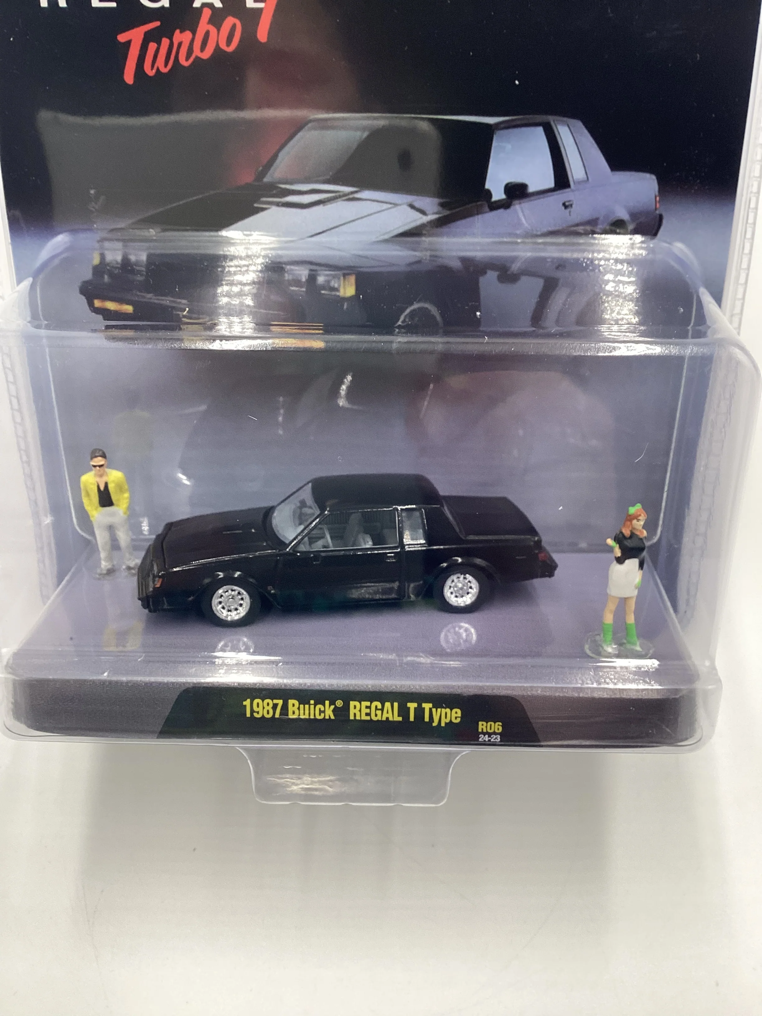 2024 M2 Machines Diorama 1987 Buick Regal T Type R06 197H - Image 2