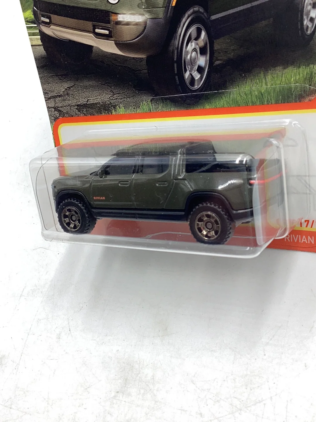 2024 matchbox #17 Rivian R1T 47G - Image 5