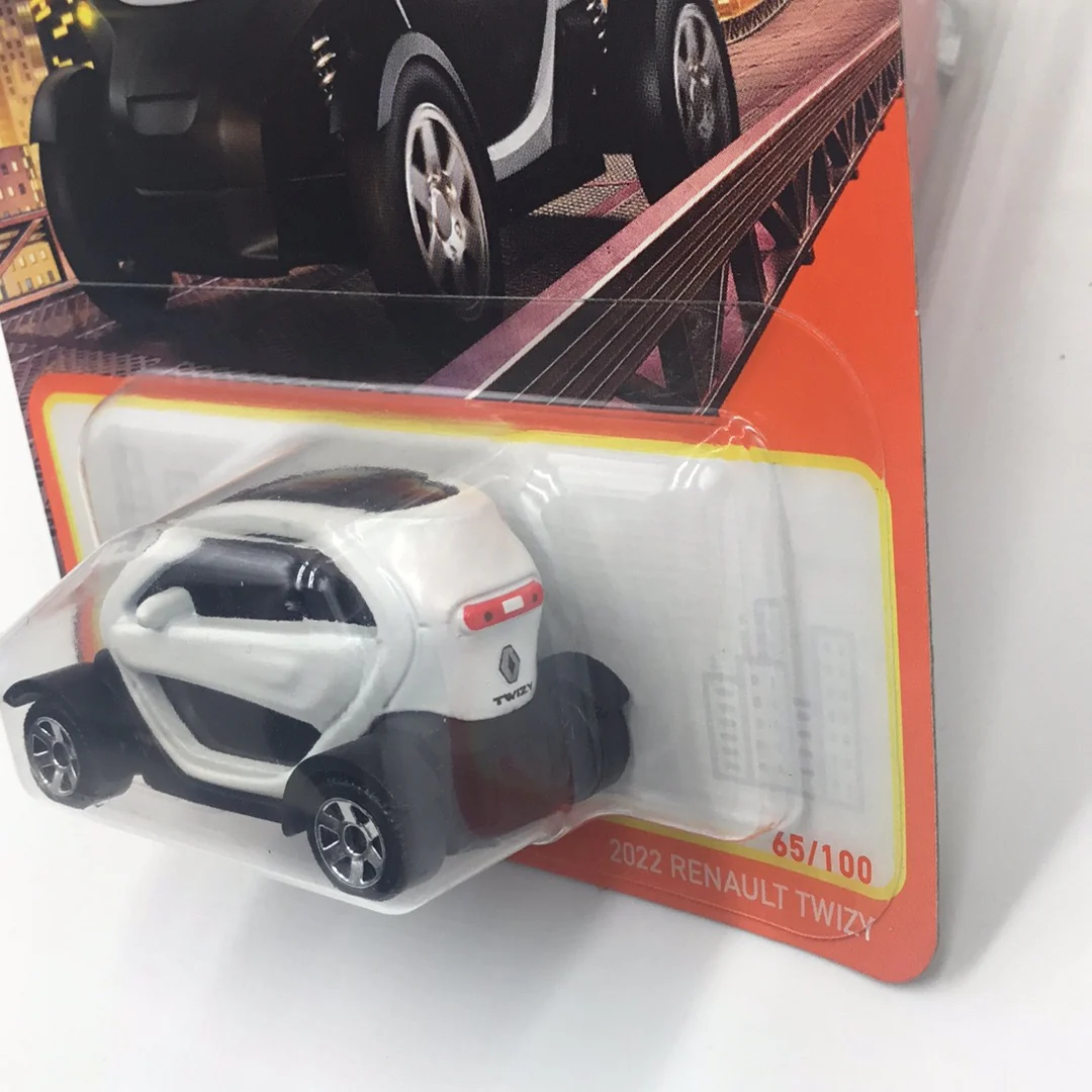 2024 matchbox #65 2022 Renault Twizy white 61F - Image 4