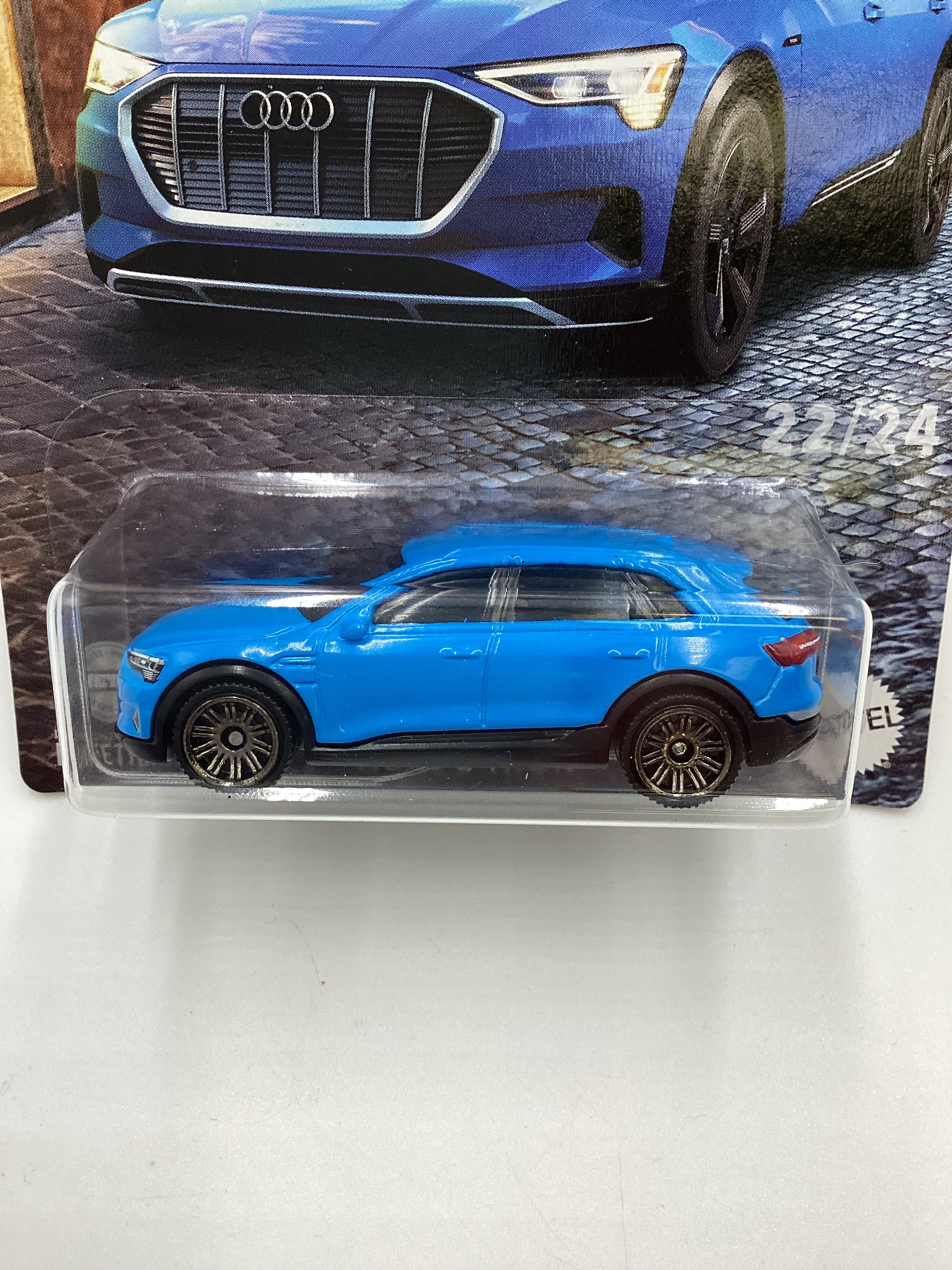 2024 Matchbox European Streets #22 Audi E-Tron Light Blue 165F - Image 3