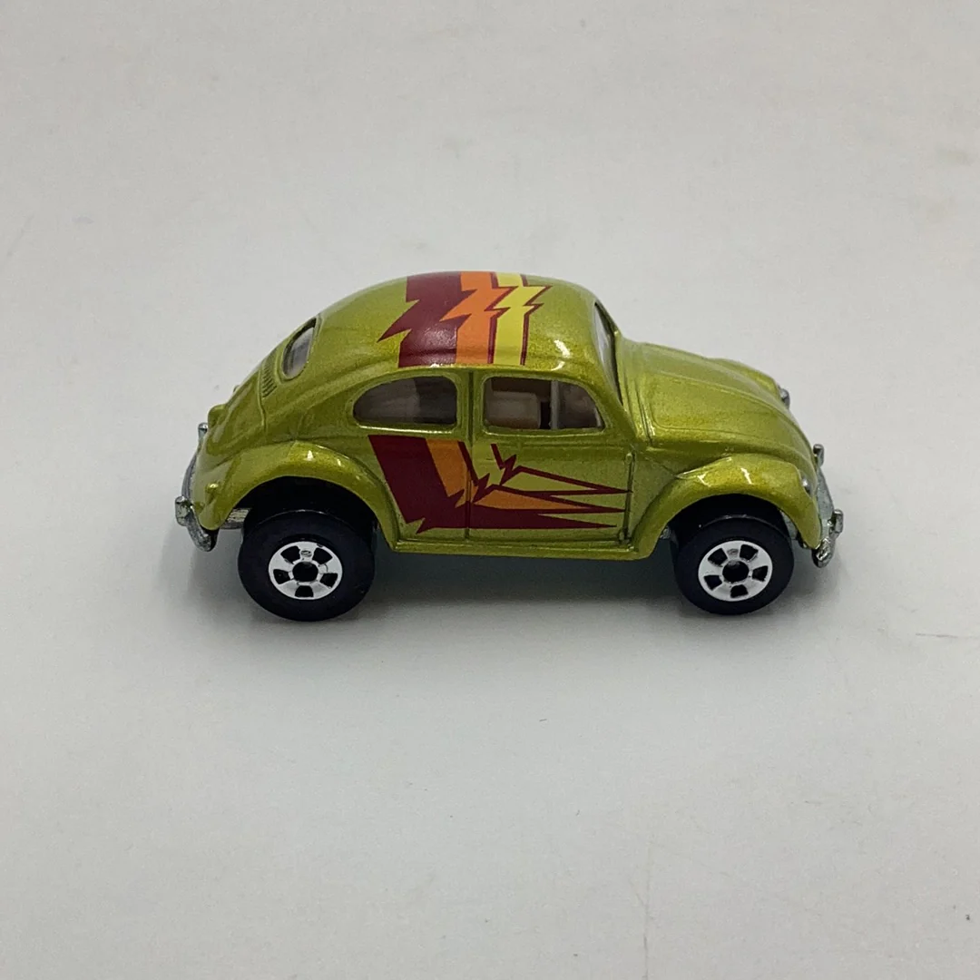 Hot Wheels 40th anniversary Volkswagen Beetle exclusive color loose car - Image 4