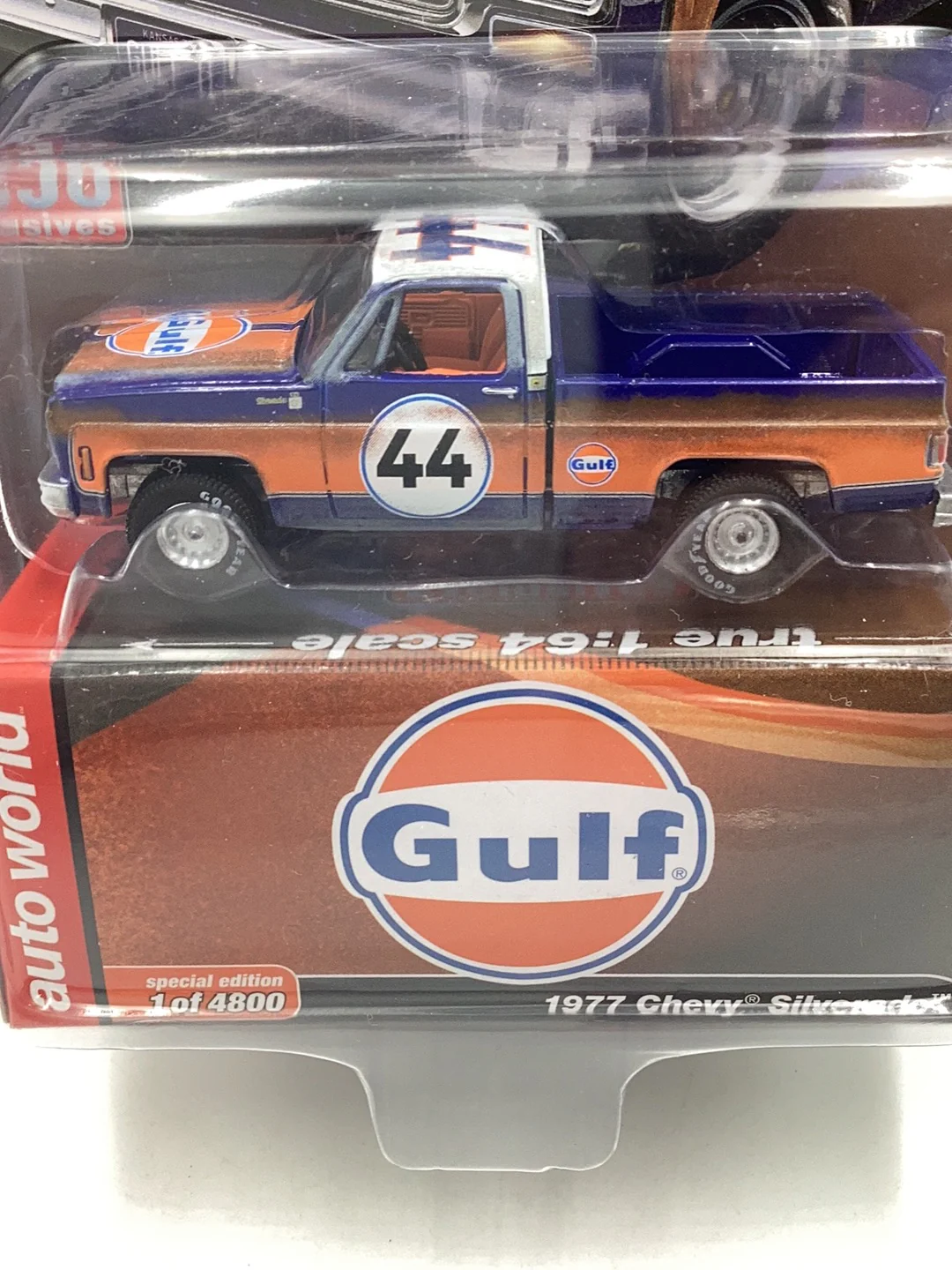 Auto world mijo exclusive 1977 Chevy Silverado Gulf 1 of 4800 186C - Image 2