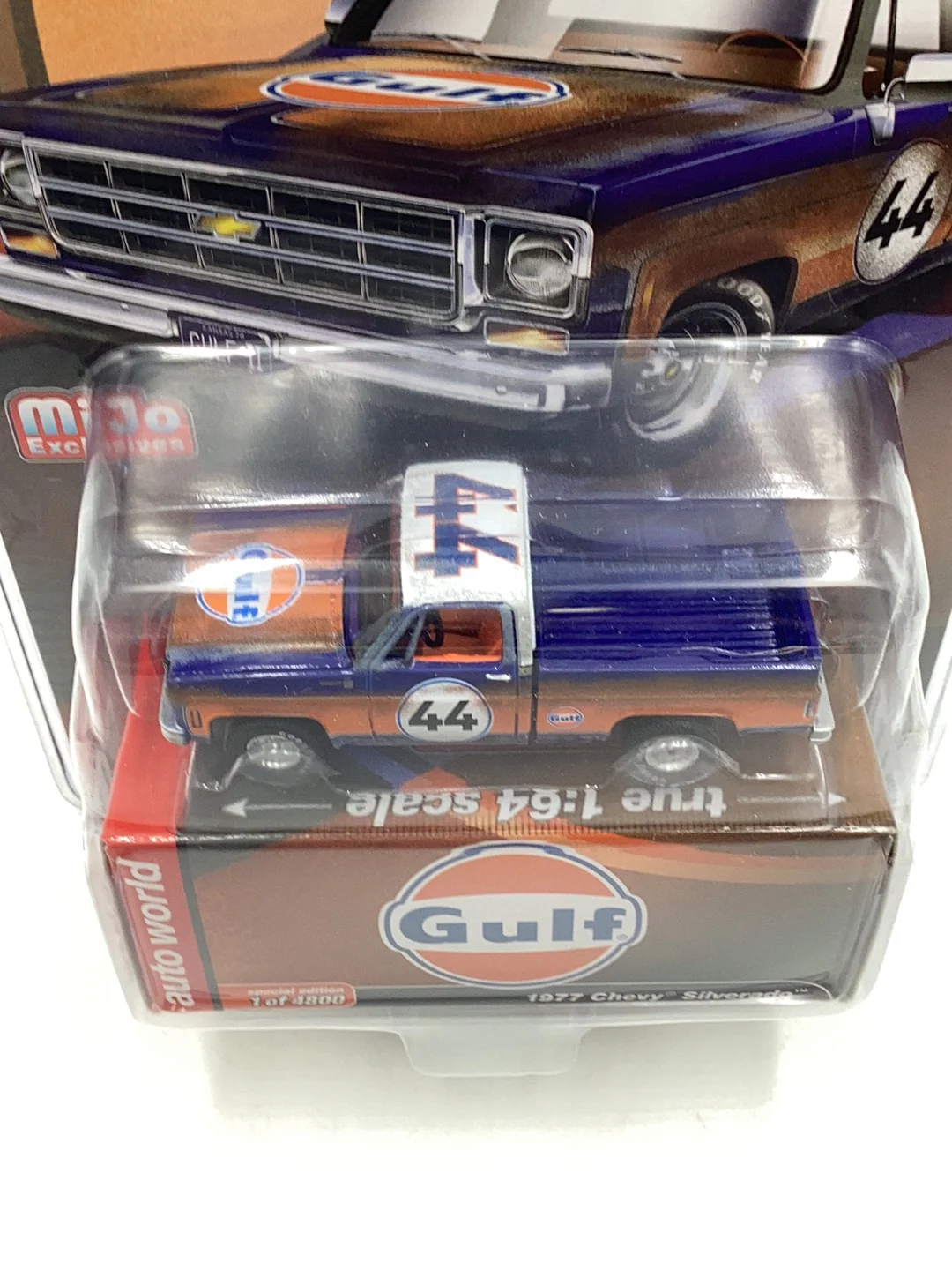 Auto world mijo exclusive 1977 Chevy Silverado Gulf 1 of 4800 186C - Image 5