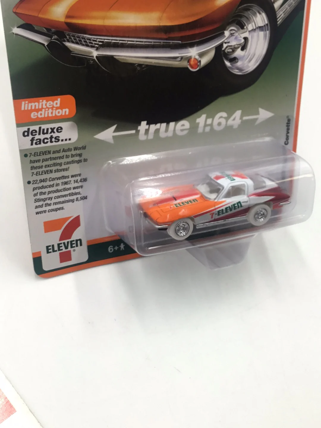 Auto world 7-Eleven 7-11 1967 Chevy Corvette ultra red chase - Image 3