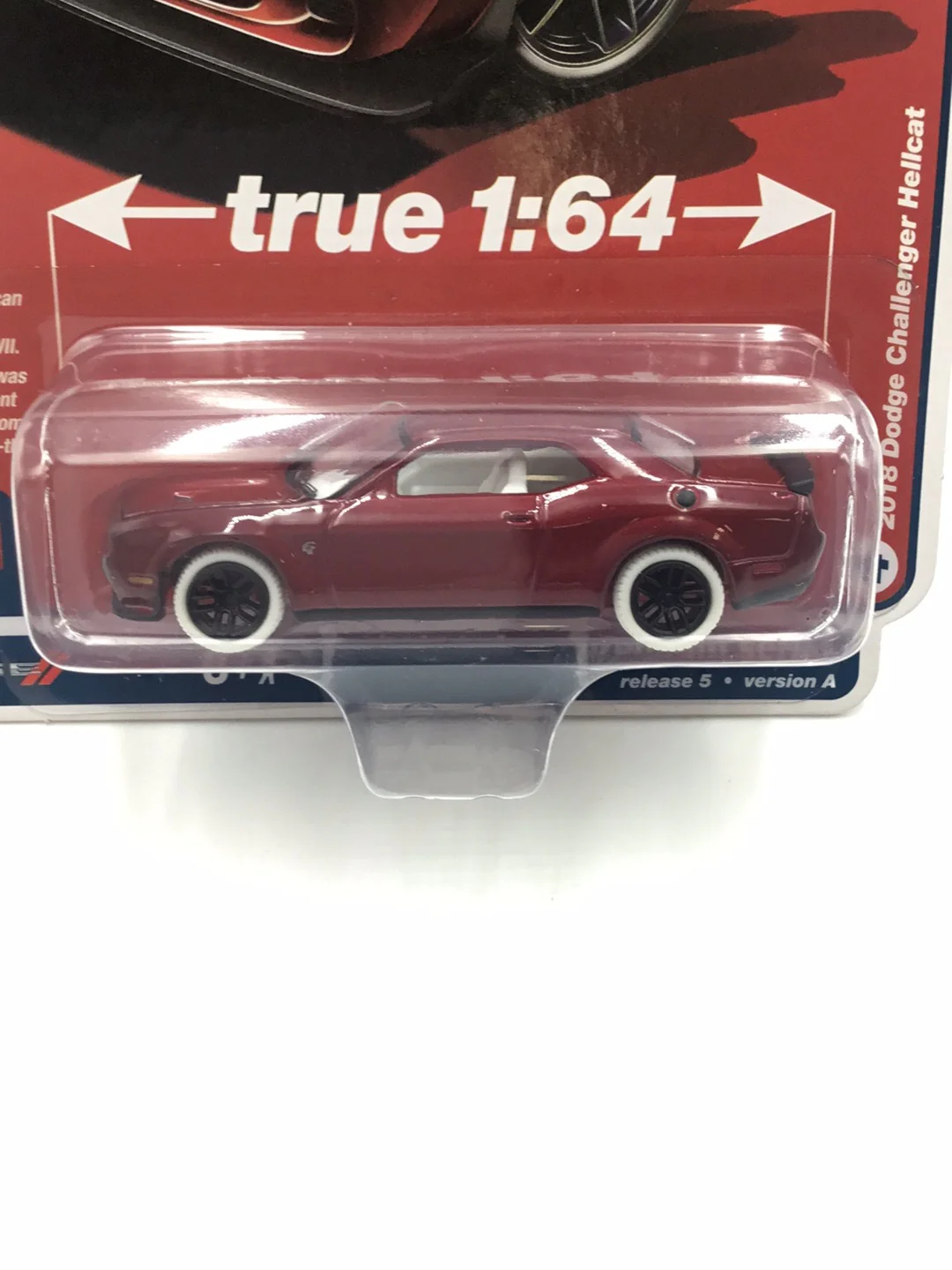 Auto World Modern Muscle 2018 Dodge Challenger Hellcat Ultra Red Chase - Image 2