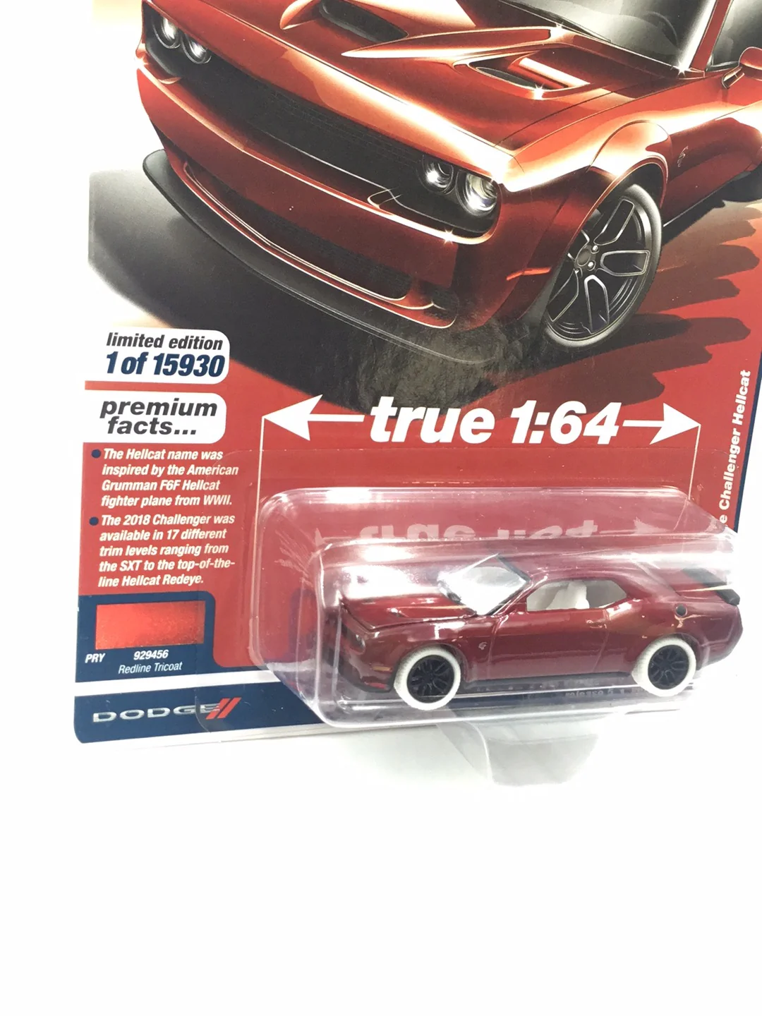 Auto World Modern Muscle 2018 Dodge Challenger Hellcat Ultra Red Chase - Image 3