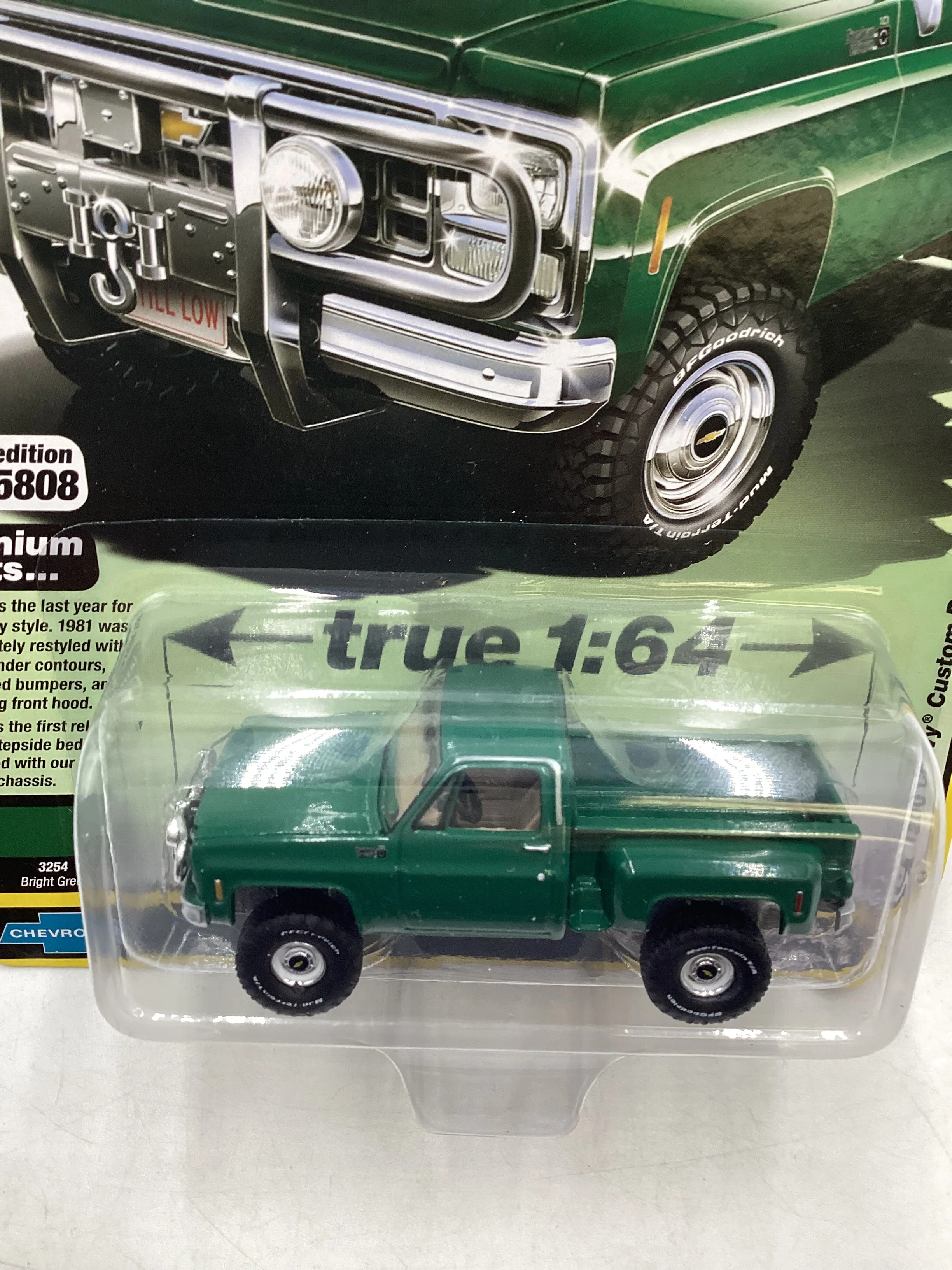Auto World Muscle Trucks 1980 Chevy Custom Deluxe Stepside 185B - Image 6
