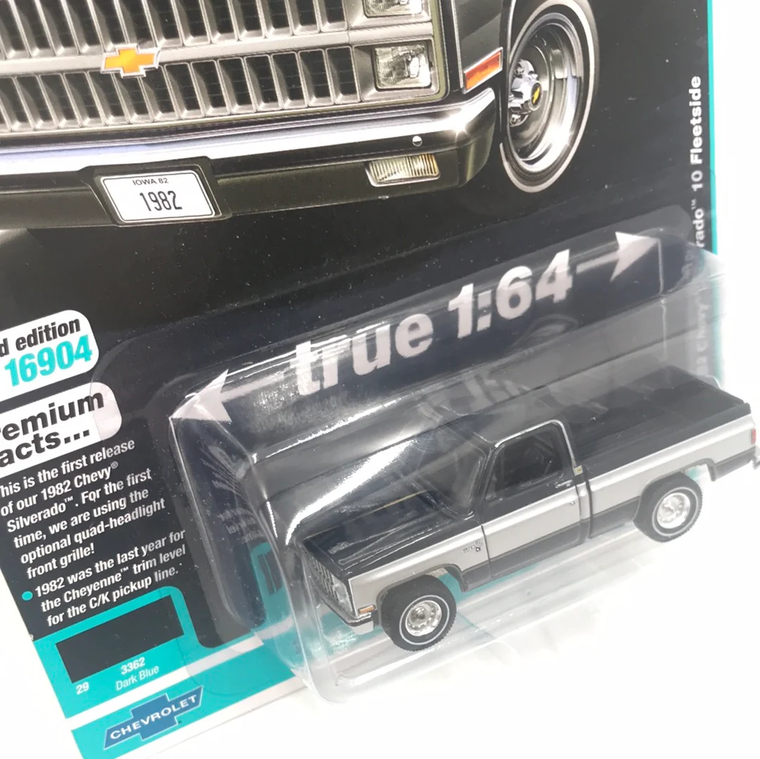 Auto world Muscle Trucks 1982 Chevy Silverado 10 Fleetside dark blue new casting - Image 3