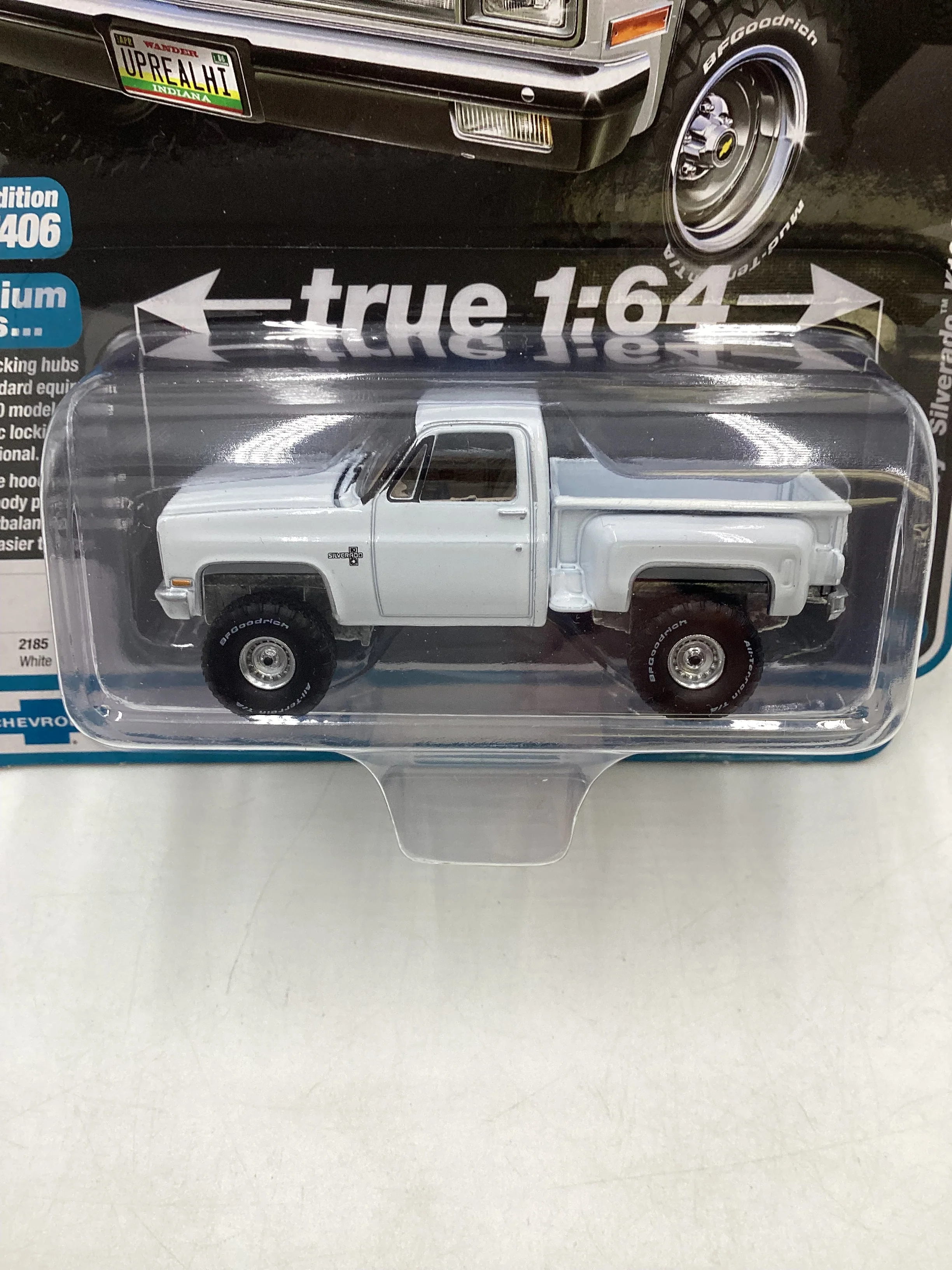 Auto World Muscle Trucks 1986 Chevy Silverado K10 Stepside 185A - Image 3