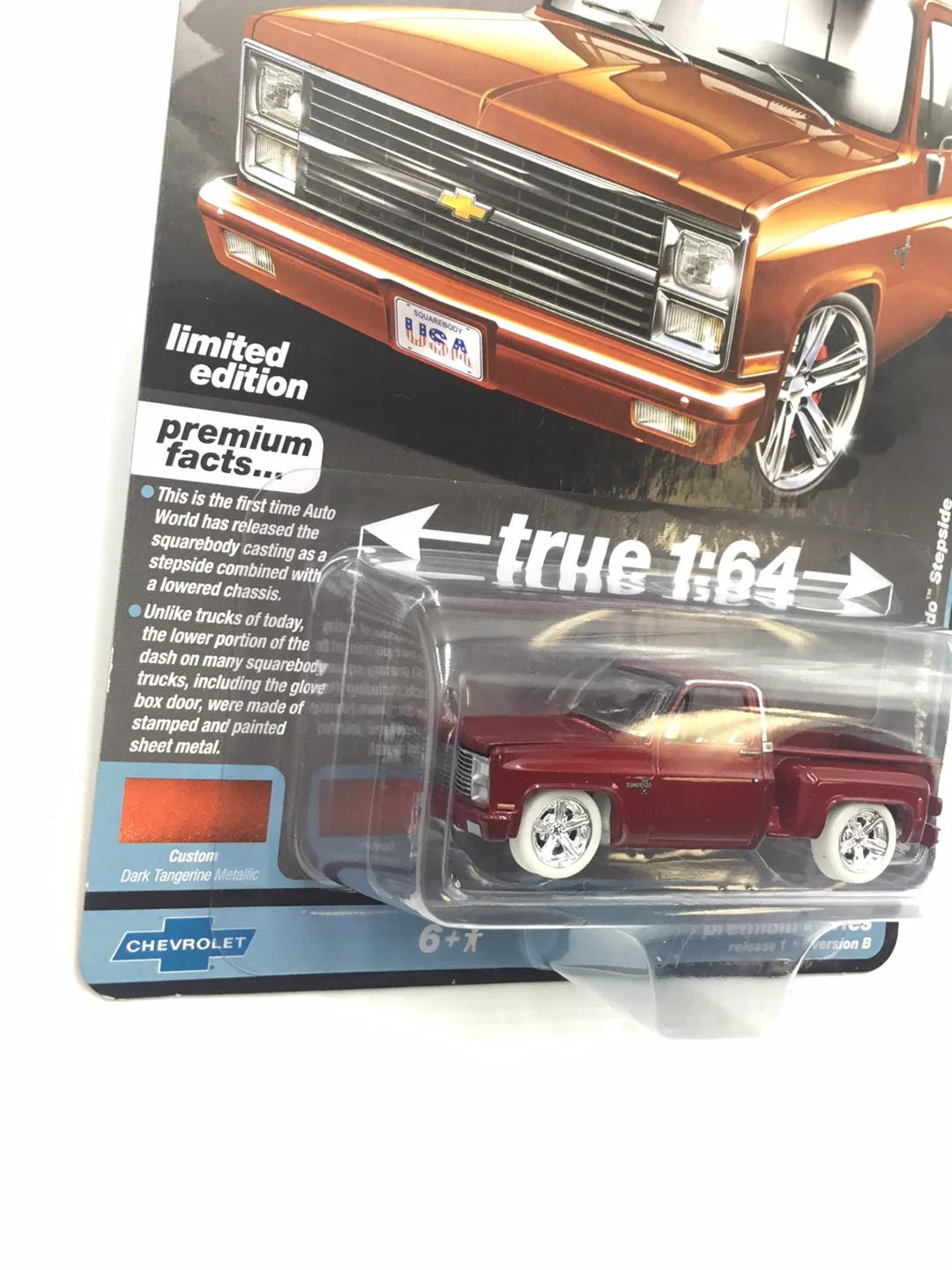 Auto world muscle trucks Ultra Red Chase 1983 Chevy Silverado Stepside - Image 3